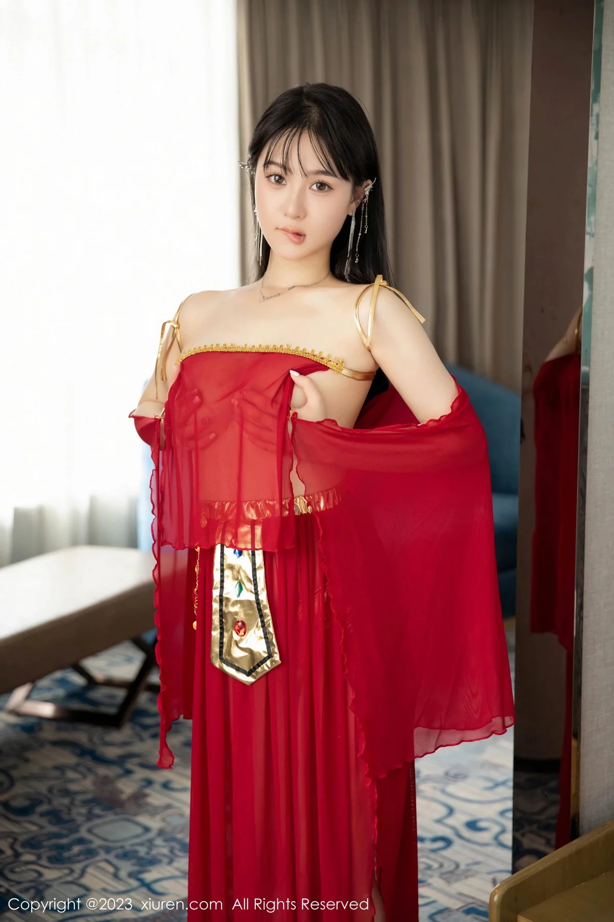XiuRen第7103期_模特柚琪Rich私房脱性感红色西域舞服秀曼妙身姿撩人诱惑写真74P