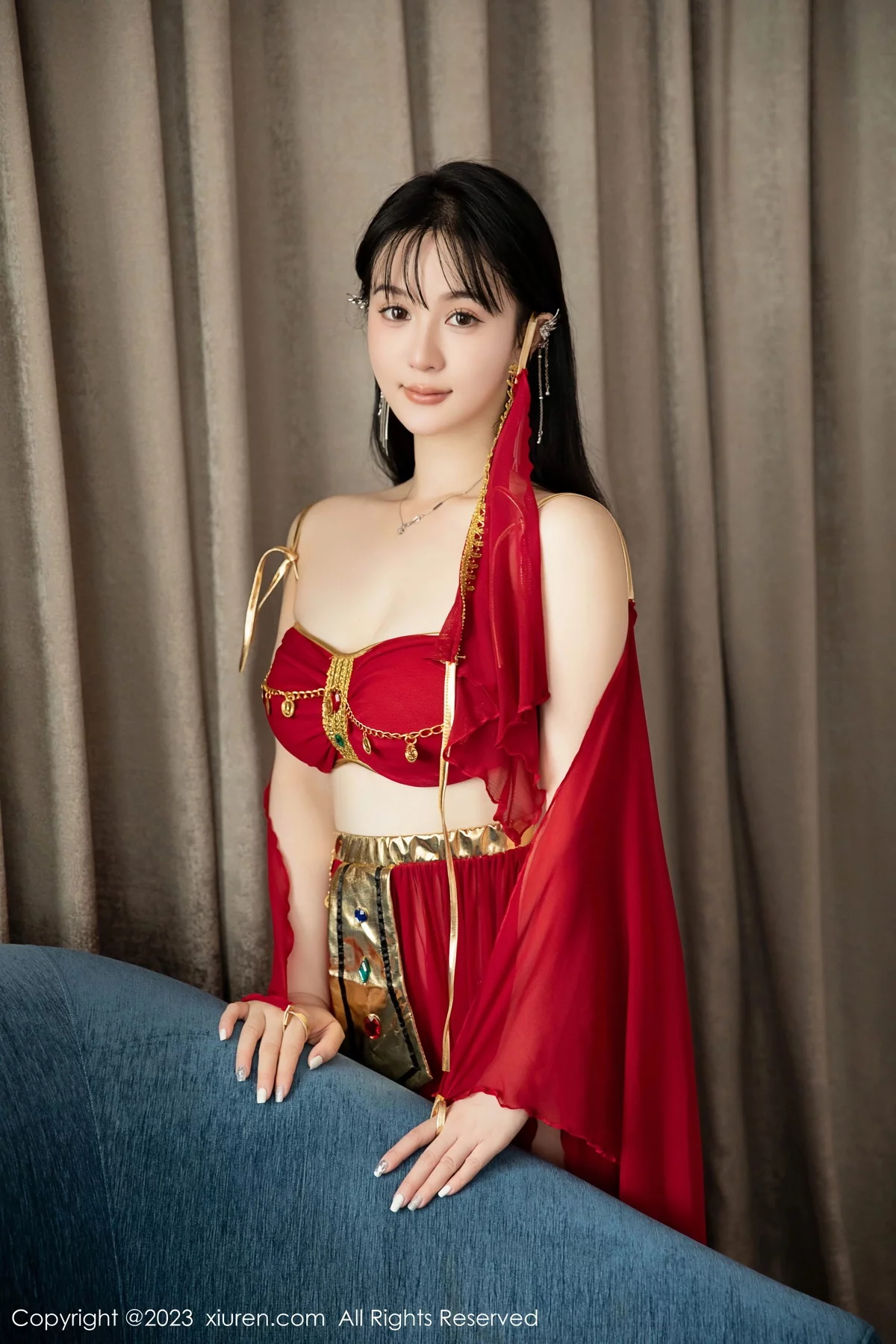 XiuRen第7103期_模特柚琪Rich私房脱性感红色西域舞服秀曼妙身姿撩人诱惑写真74P