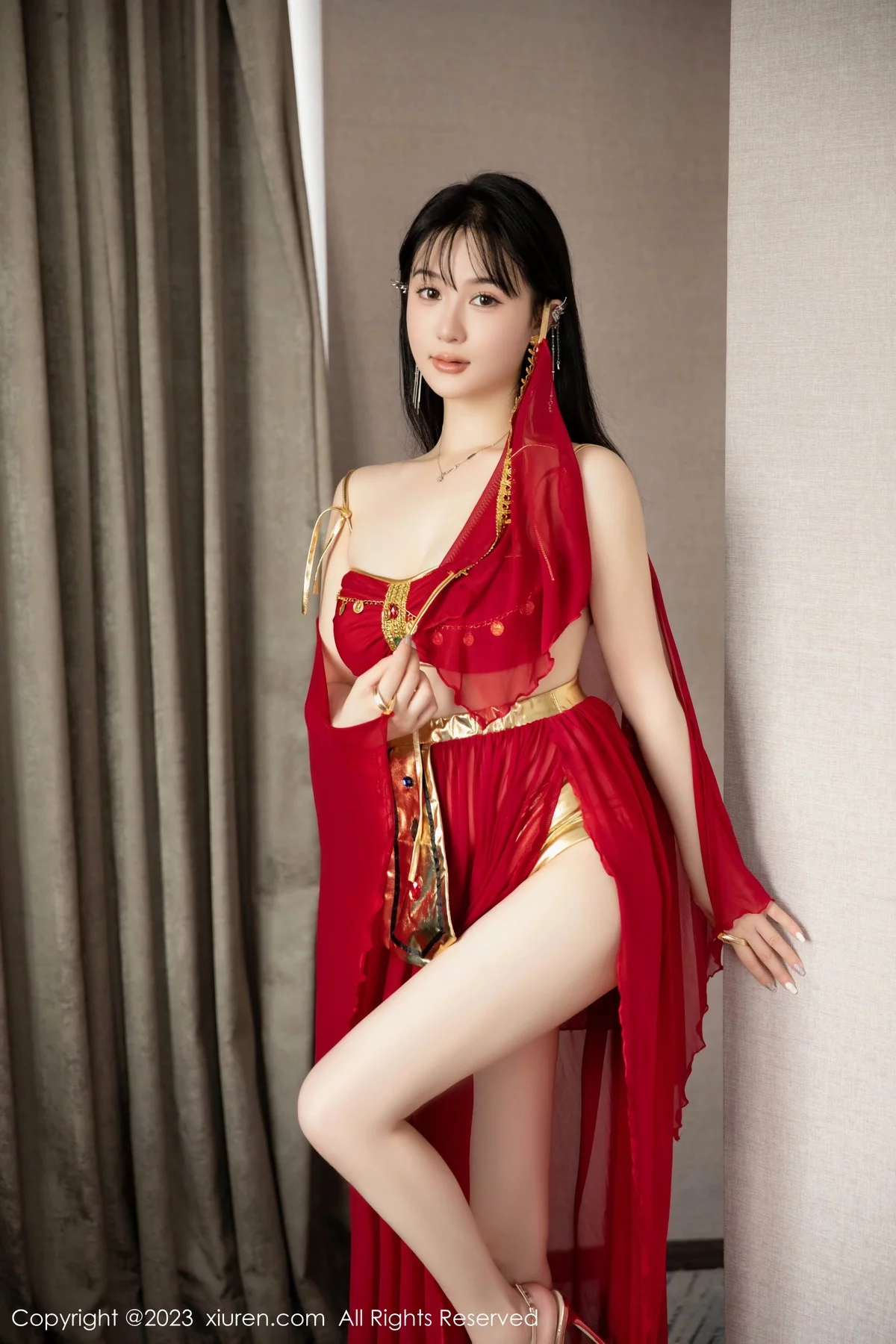 XiuRen第7103期_模特柚琪Rich私房脱性感红色西域舞服秀曼妙身姿撩人诱惑写真74P