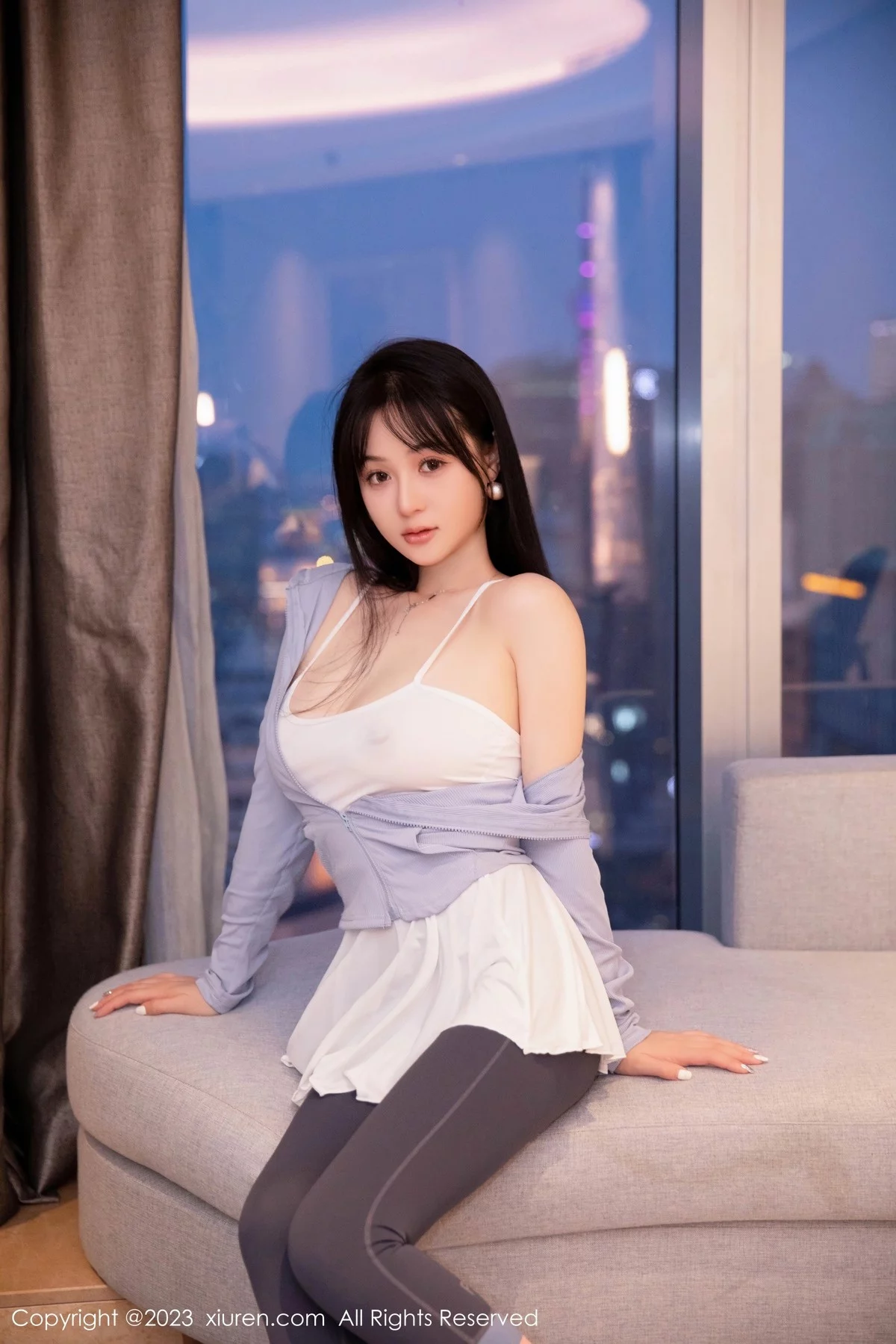 XiuRen第6968期_模特柚琪Rich浴室场景性感白色轻透吊带服秀丰满身材诱惑写真83P