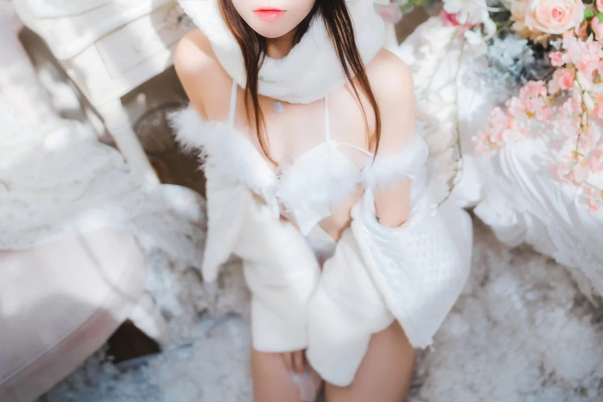 网络美女桜桃喵小白兔01主题性感兔子装扮白色内衣秀完美身材迷人诱惑写真48P