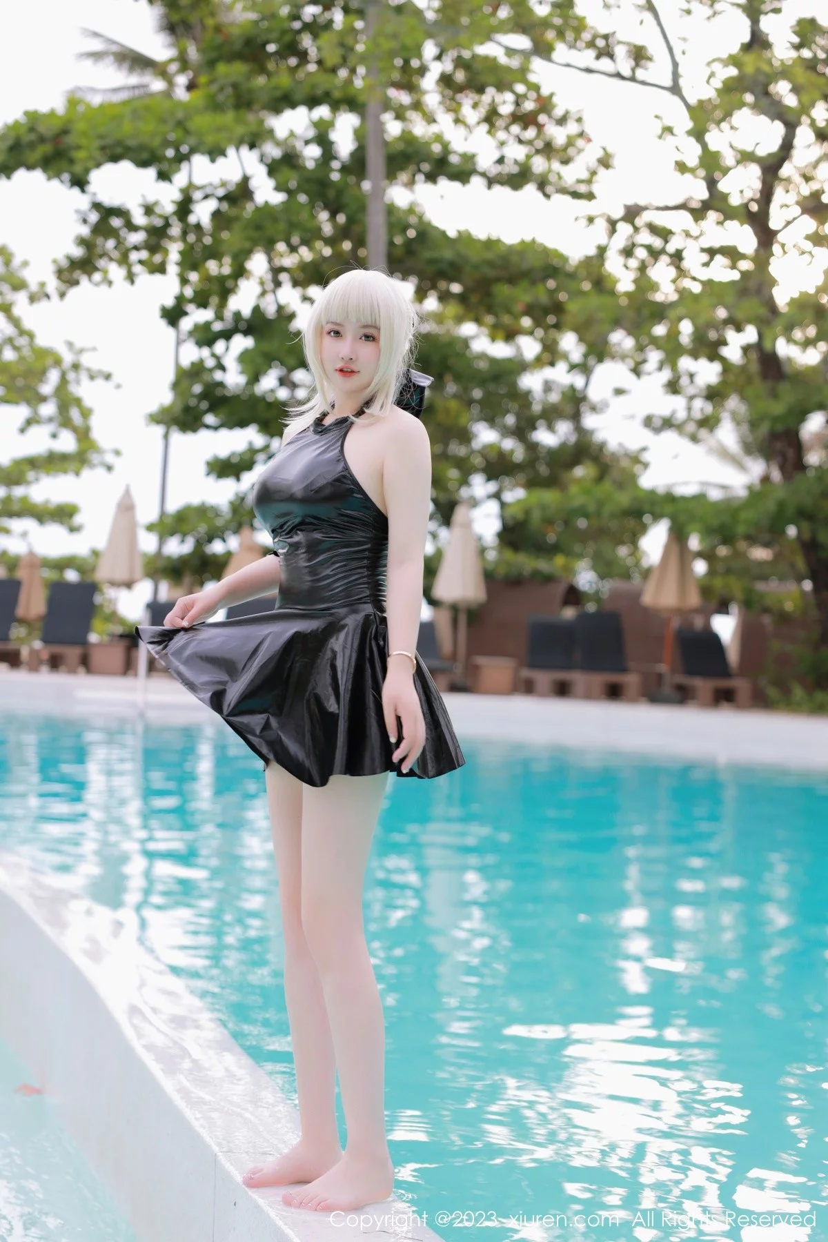 XiuRen第6984期_模特养乐多DoDo性感黑色Cosplay装扮秀丰满身材惹火诱惑写真75P
