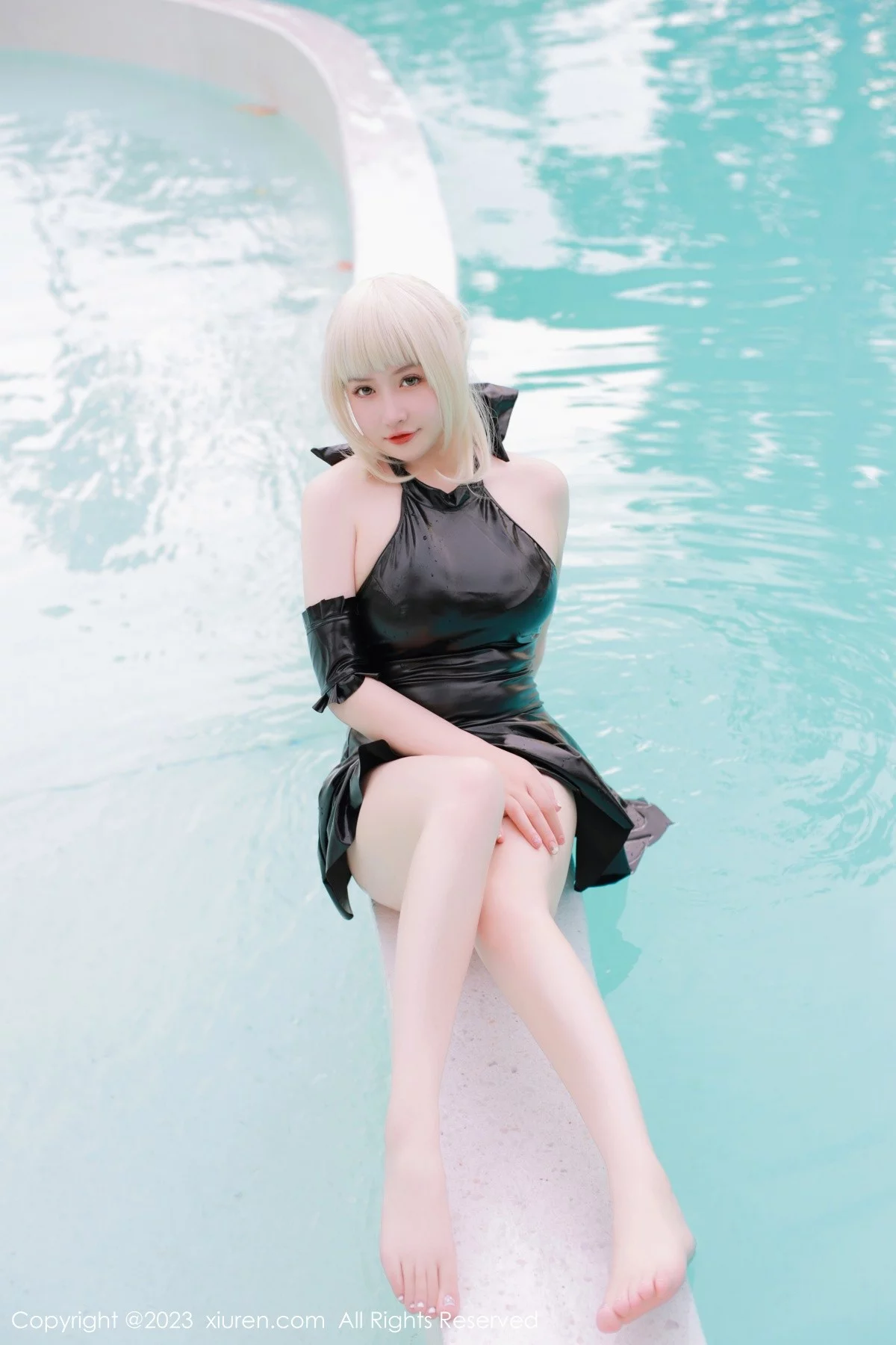 XiuRen第6984期_模特养乐多DoDo性感黑色Cosplay装扮秀丰满身材惹火诱惑写真75P