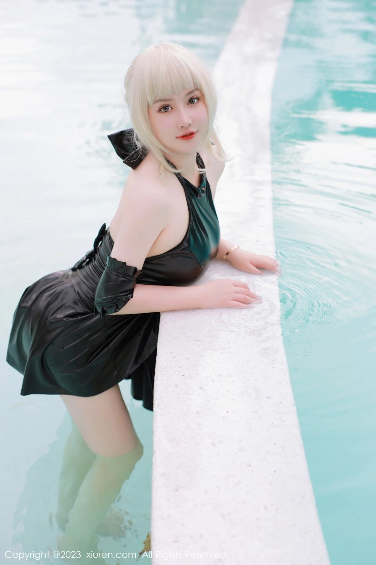 XiuRen第6984期_模特养乐多DoDo性感黑色Cosplay装扮秀丰满身材惹火诱惑写真75P