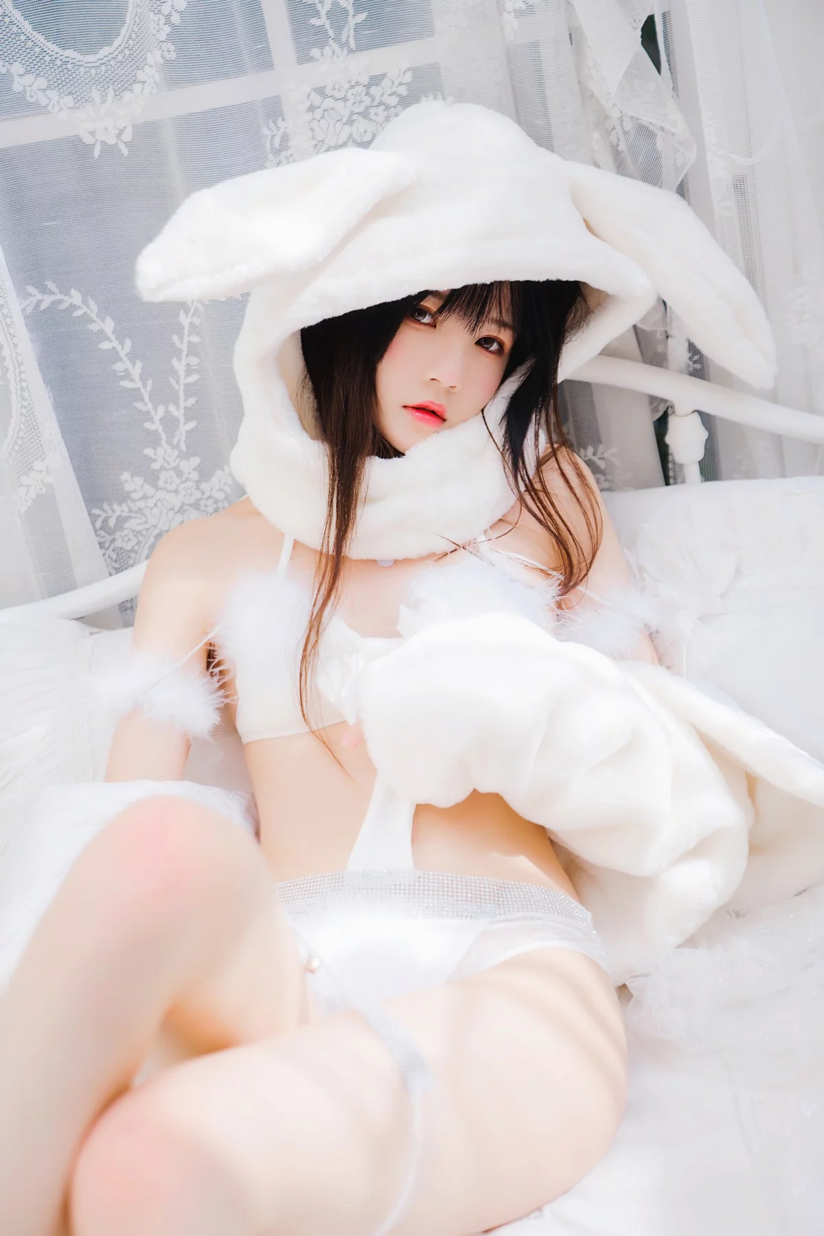网络美女桜桃喵小白兔01主题性感兔子装扮白色内衣秀完美身材迷人诱惑写真48P