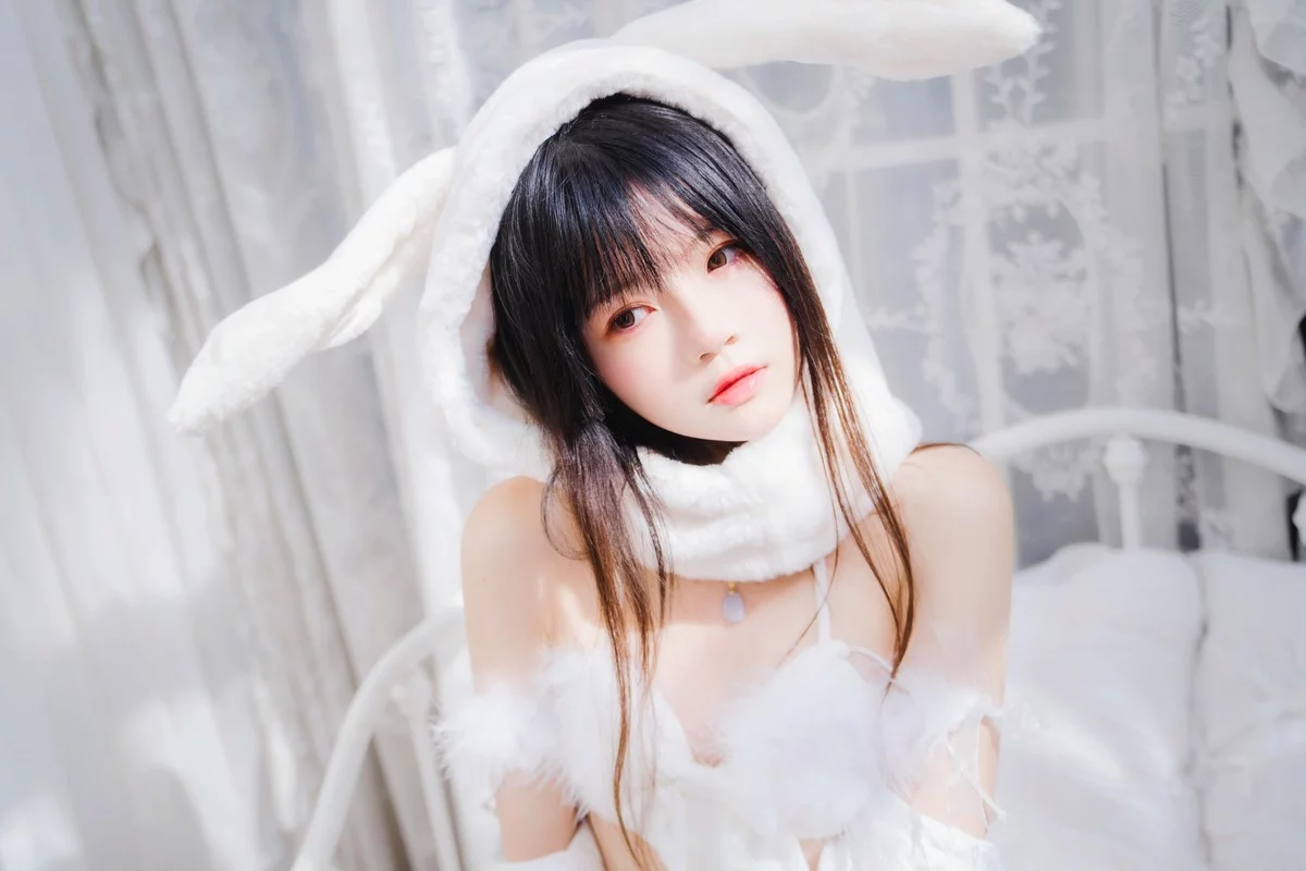 网络美女桜桃喵小白兔01主题性感兔子装扮白色内衣秀完美身材迷人诱惑写真48P