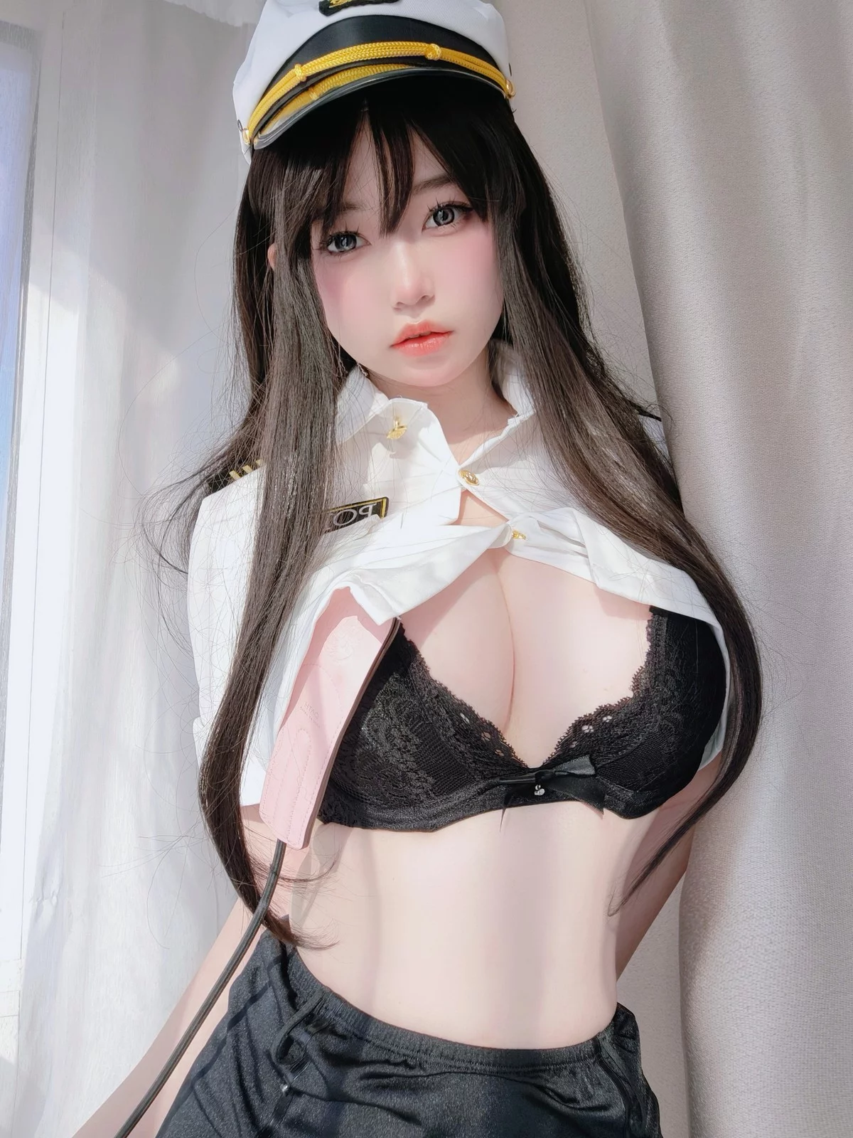 Coser妹子女主K新任部下主题性感黑色蕾丝内衣配超薄无内黑丝秀翘臀诱惑写真103P