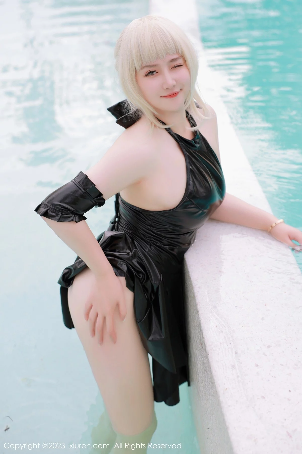 XiuRen第6984期_模特养乐多DoDo性感黑色Cosplay装扮秀丰满身材惹火诱惑写真75P