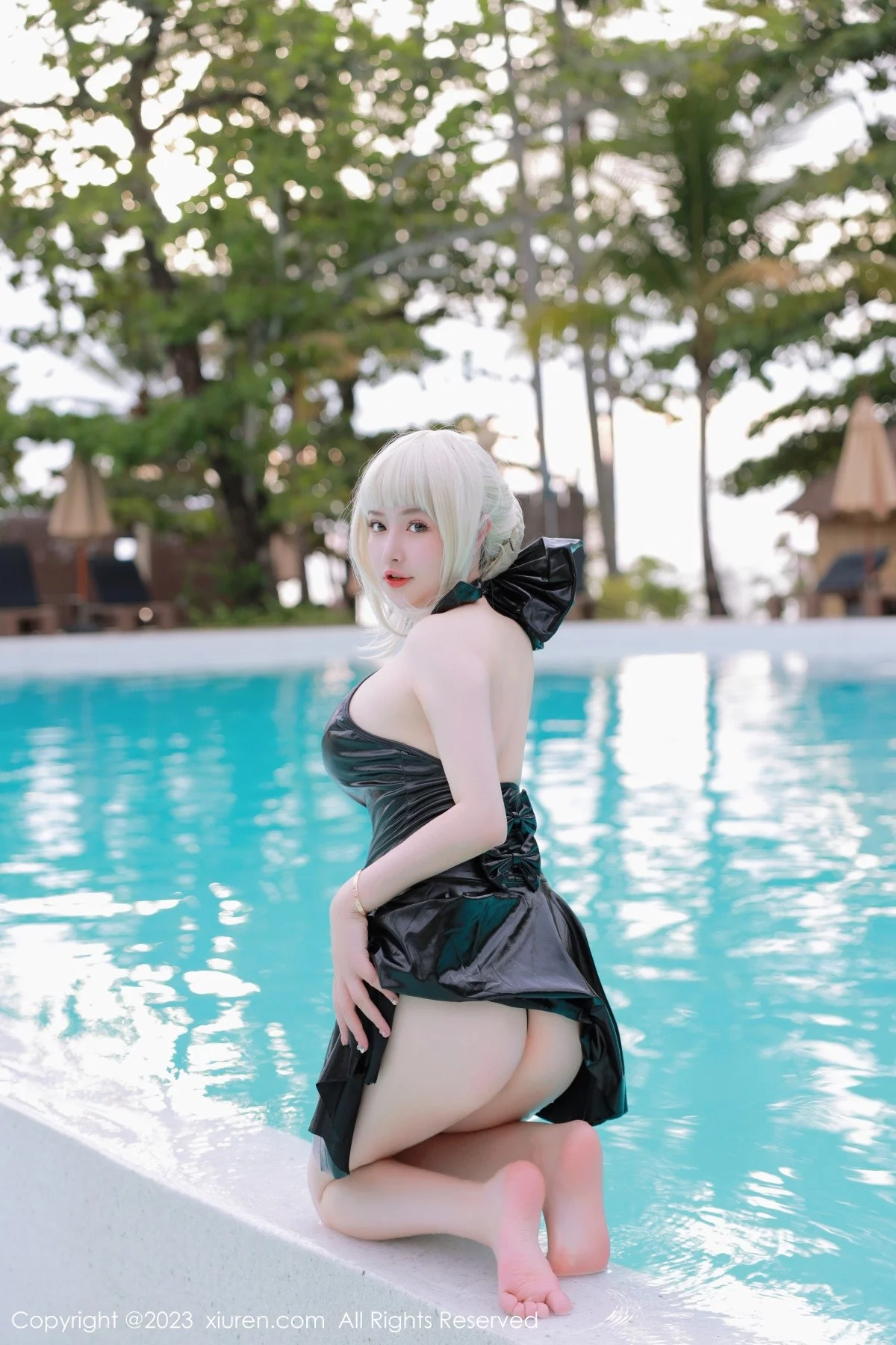 XiuRen第6984期_模特养乐多DoDo性感黑色Cosplay装扮秀丰满身材惹火诱惑写真75P
