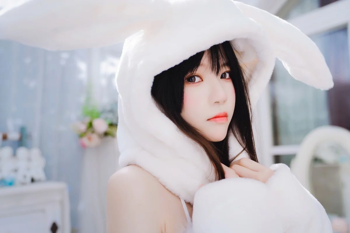 网络美女桜桃喵小白兔01主题性感兔子装扮白色内衣秀完美身材迷人诱惑写真48P