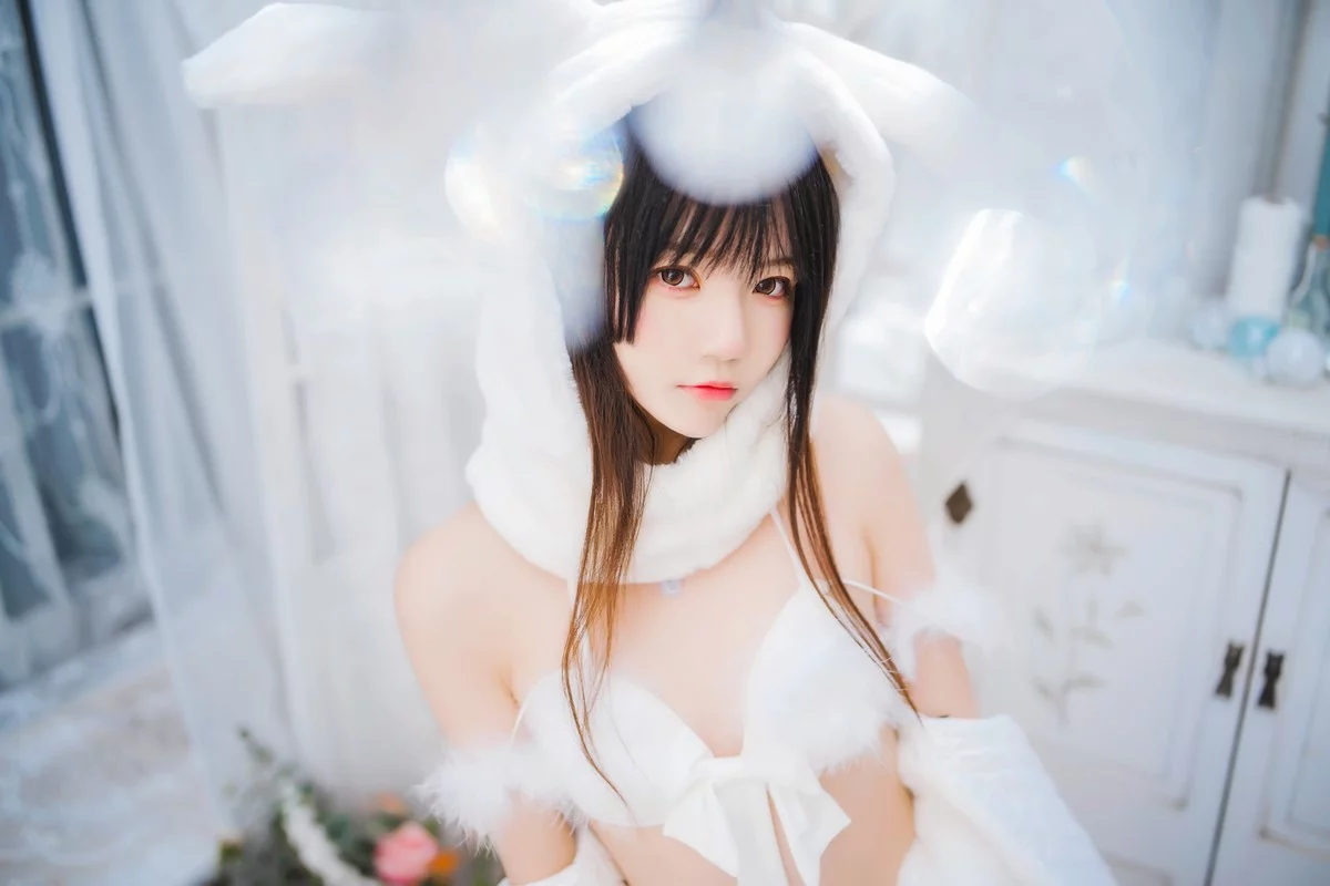 网络美女桜桃喵小白兔01主题性感兔子装扮白色内衣秀完美身材迷人诱惑写真48P