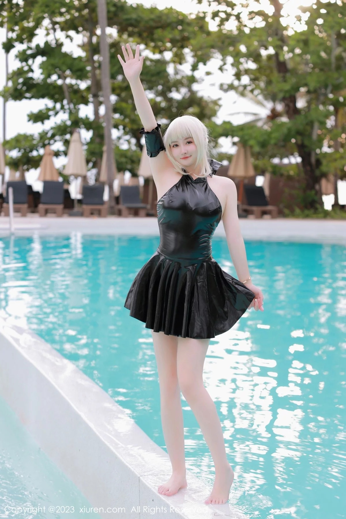 XiuRen第6984期_模特养乐多DoDo性感黑色Cosplay装扮秀丰满身材惹火诱惑写真75P