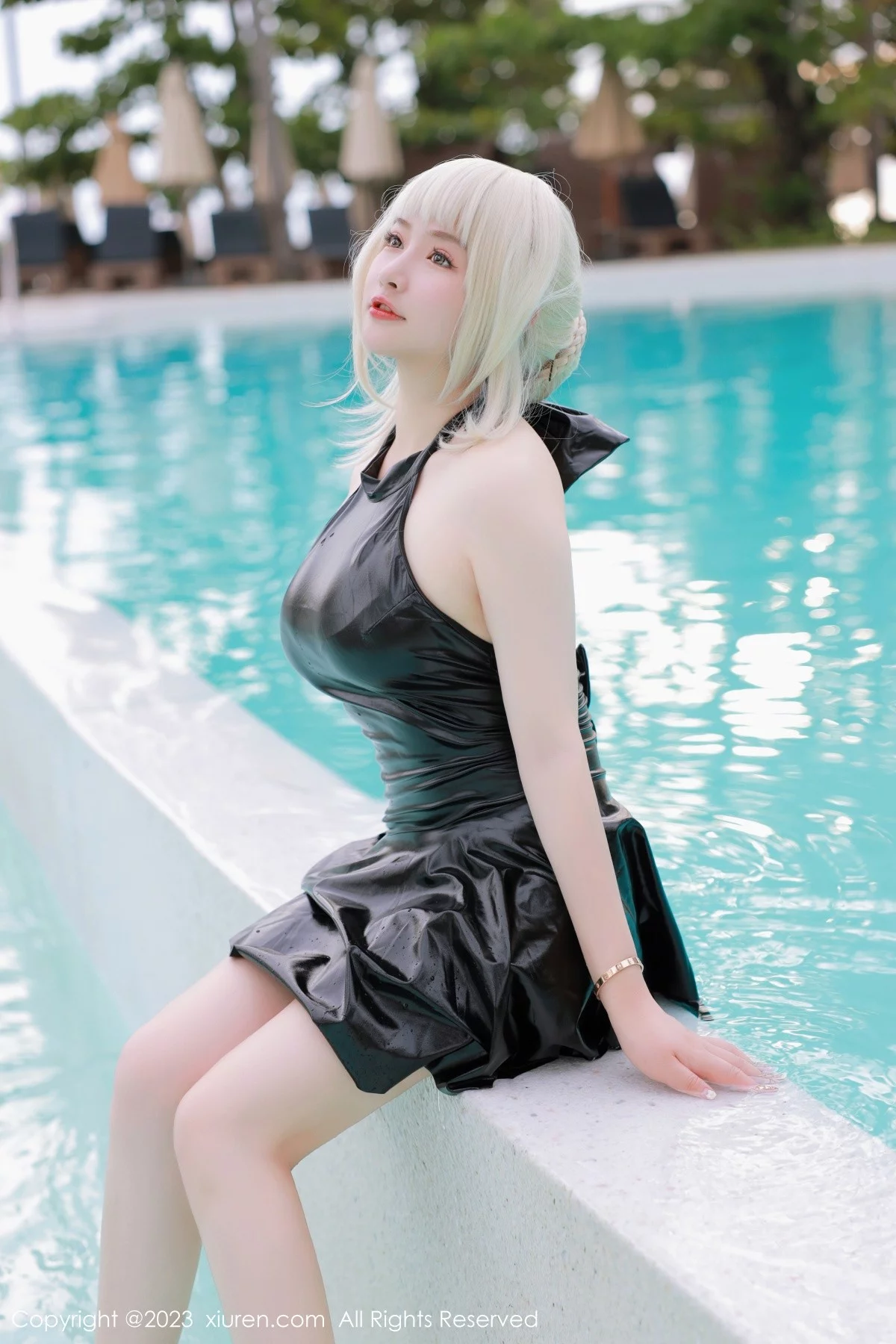 XiuRen第6984期_模特养乐多DoDo性感黑色Cosplay装扮秀丰满身材惹火诱惑写真75P