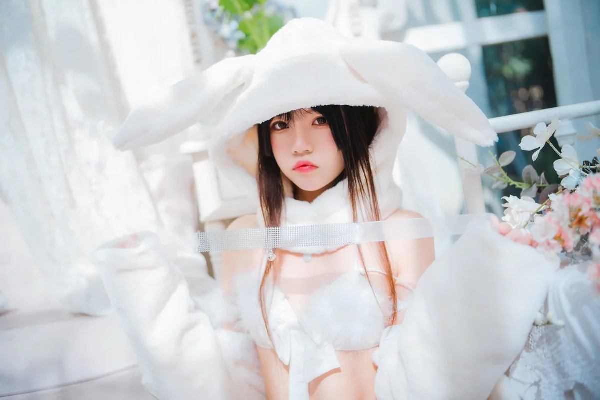 网络美女桜桃喵小白兔01主题性感兔子装扮白色内衣秀完美身材迷人诱惑写真48P