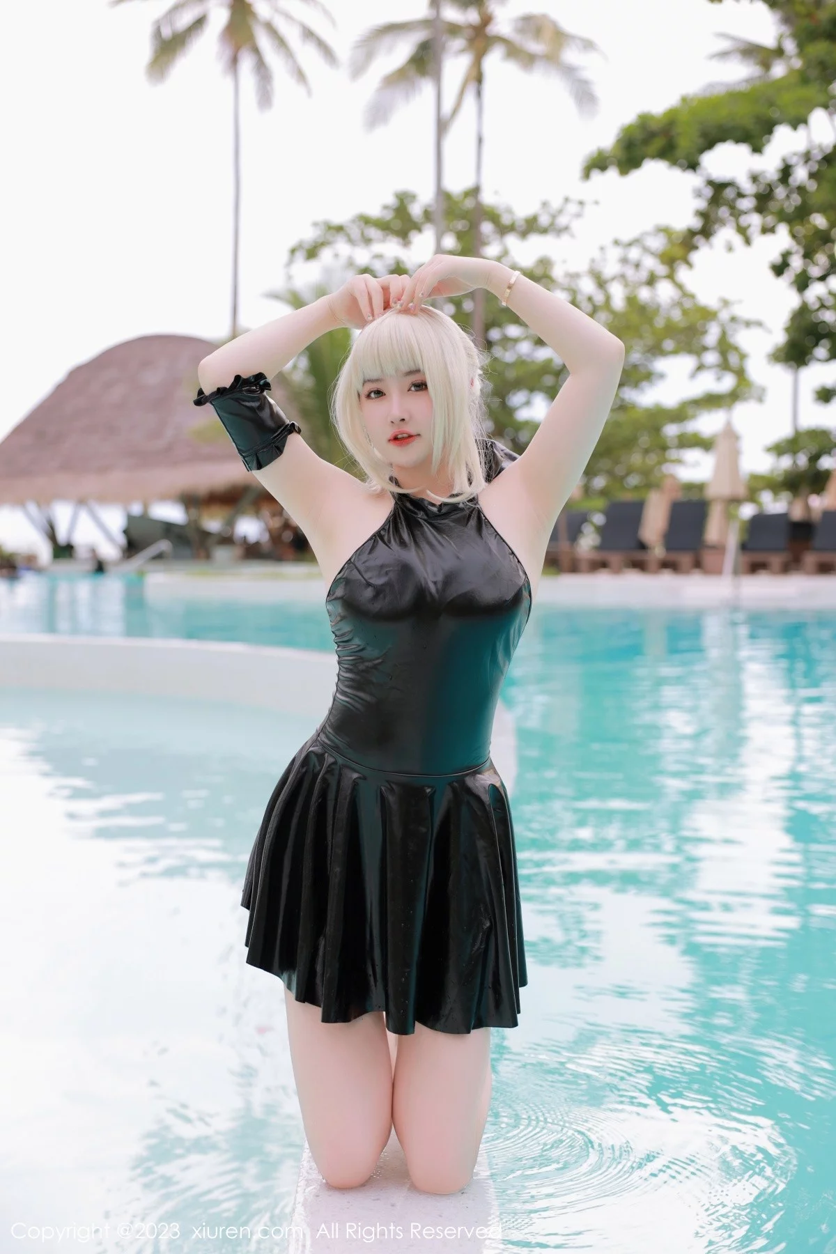 XiuRen第6984期_模特养乐多DoDo性感黑色Cosplay装扮秀丰满身材惹火诱惑写真75P