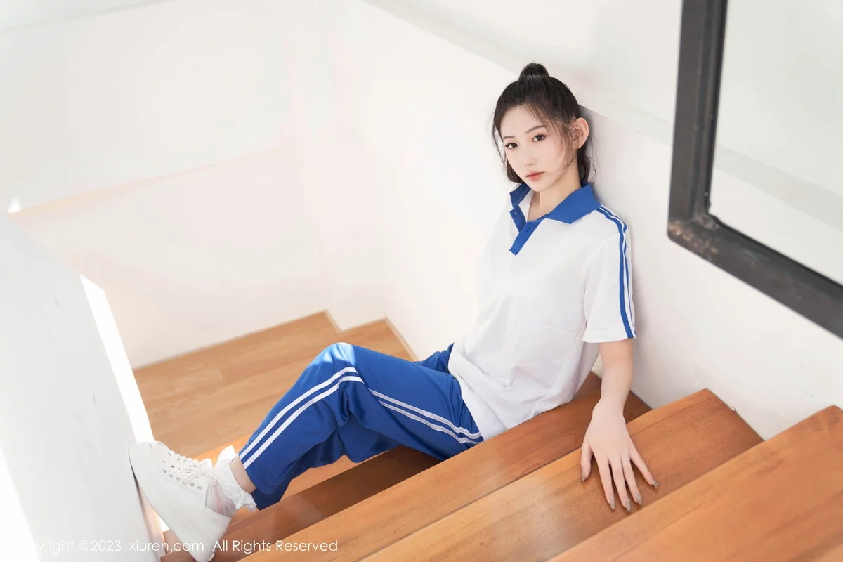 XiuRen第7110期_模特沈青黛脱性感学生制服露白色蕾丝内衣秀完美身材诱惑写真107P