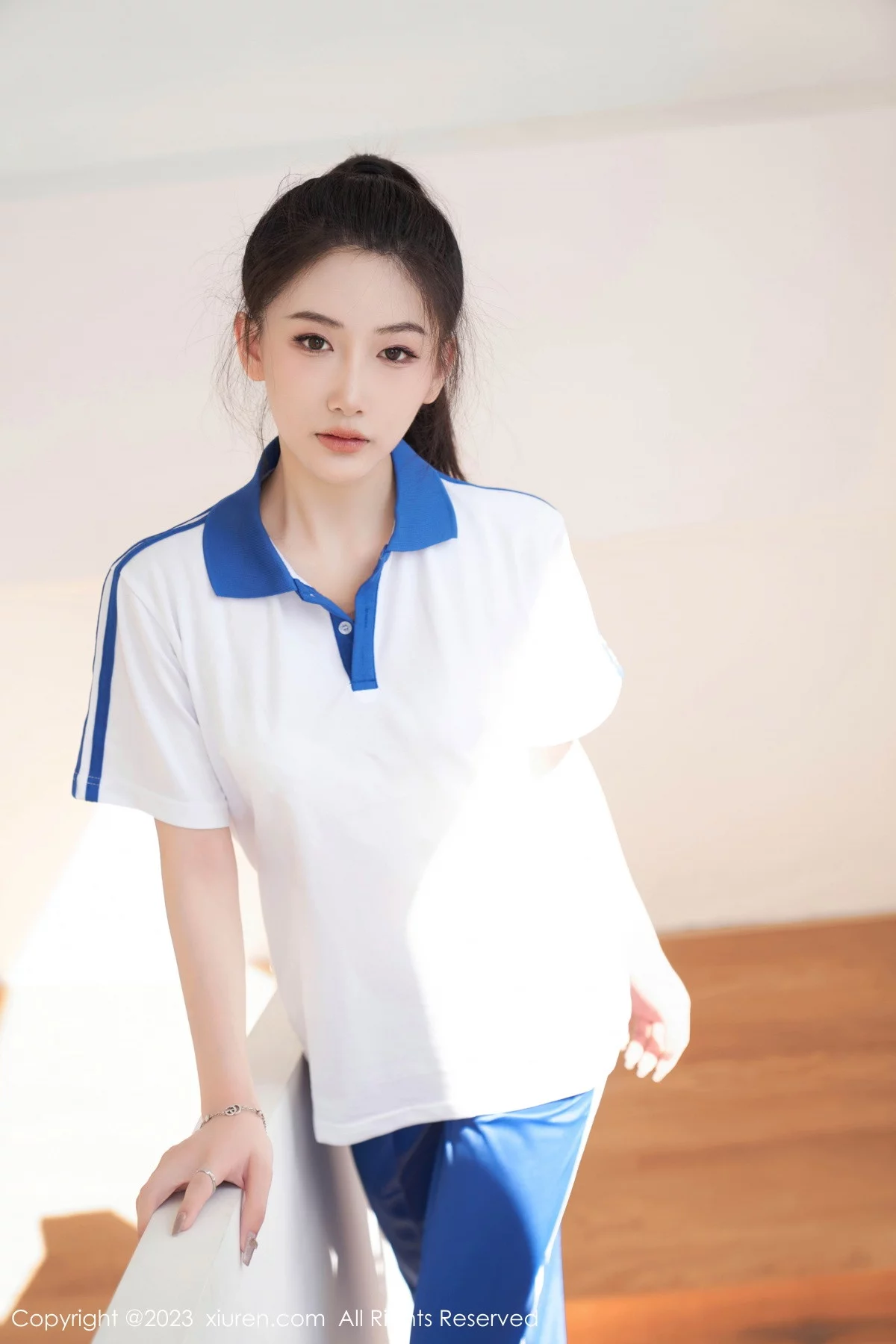 XiuRen第7110期_模特沈青黛脱性感学生制服露白色蕾丝内衣秀完美身材诱惑写真107P