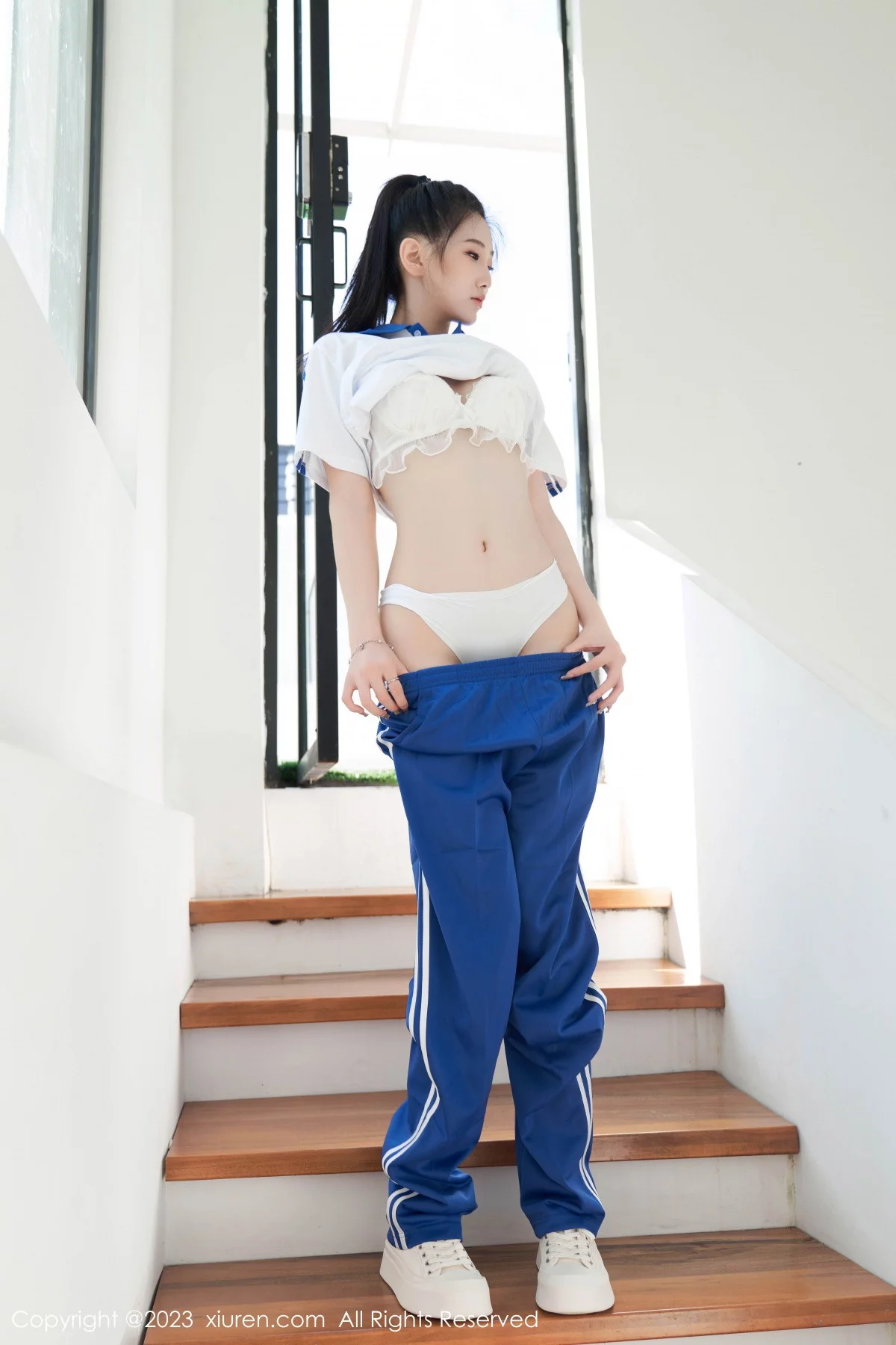 XiuRen第7110期_模特沈青黛脱性感学生制服露白色蕾丝内衣秀完美身材诱惑写真107P
