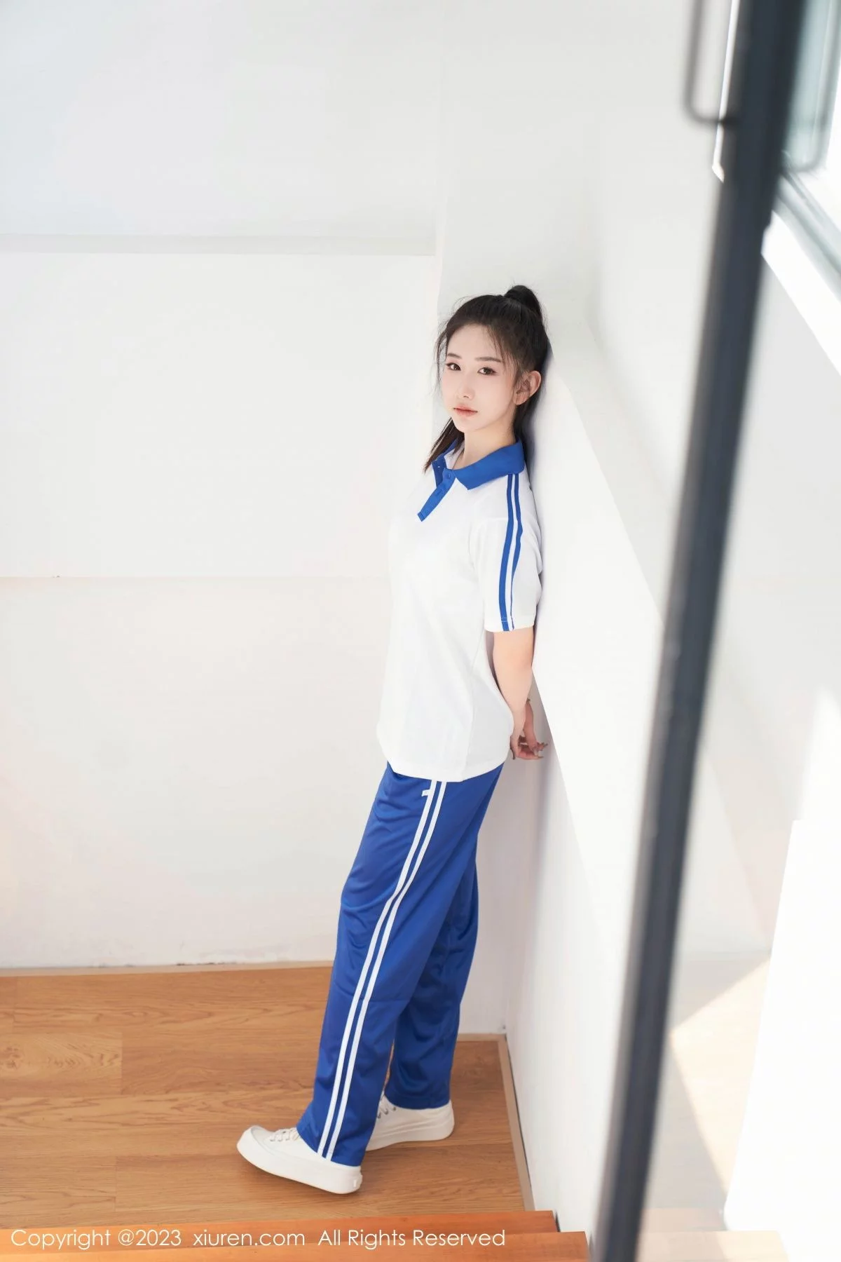 XiuRen第7110期_模特沈青黛脱性感学生制服露白色蕾丝内衣秀完美身材诱惑写真107P