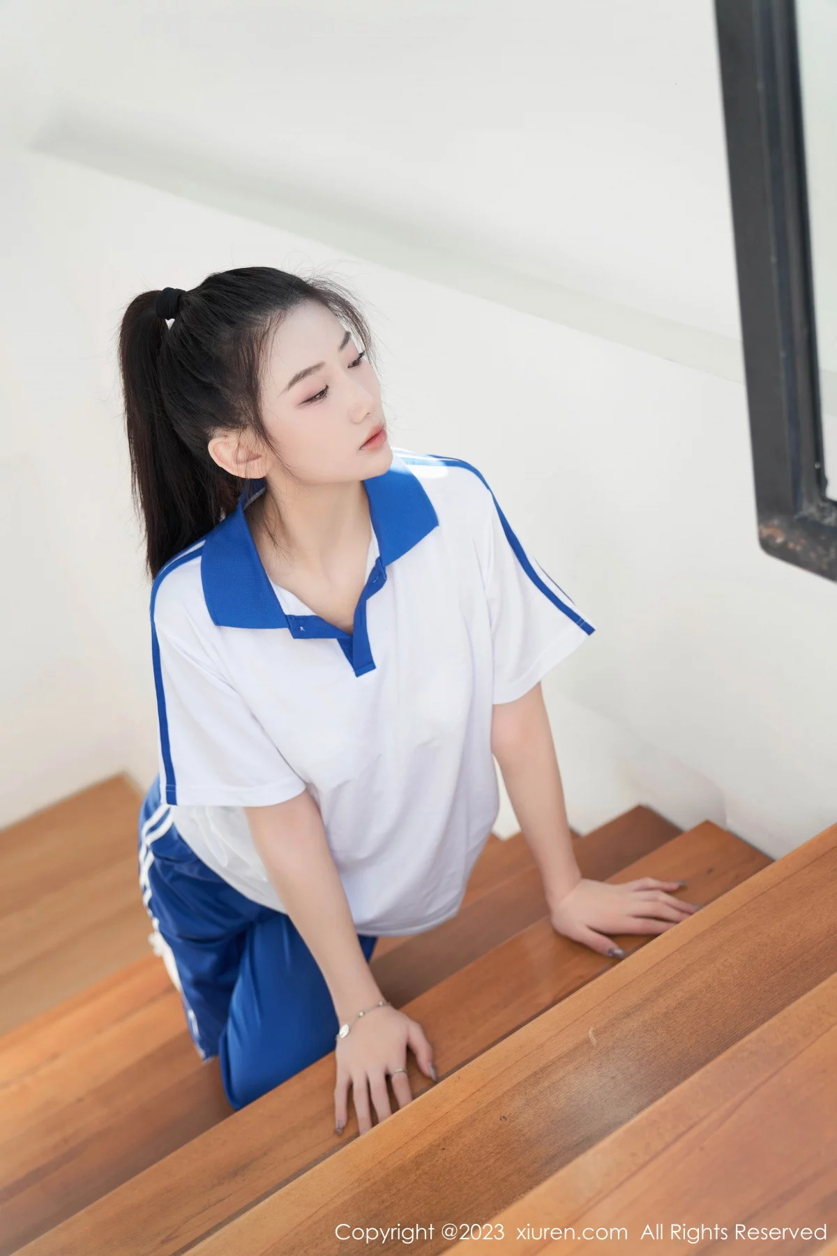 XiuRen第7110期_模特沈青黛脱性感学生制服露白色蕾丝内衣秀完美身材诱惑写真107P