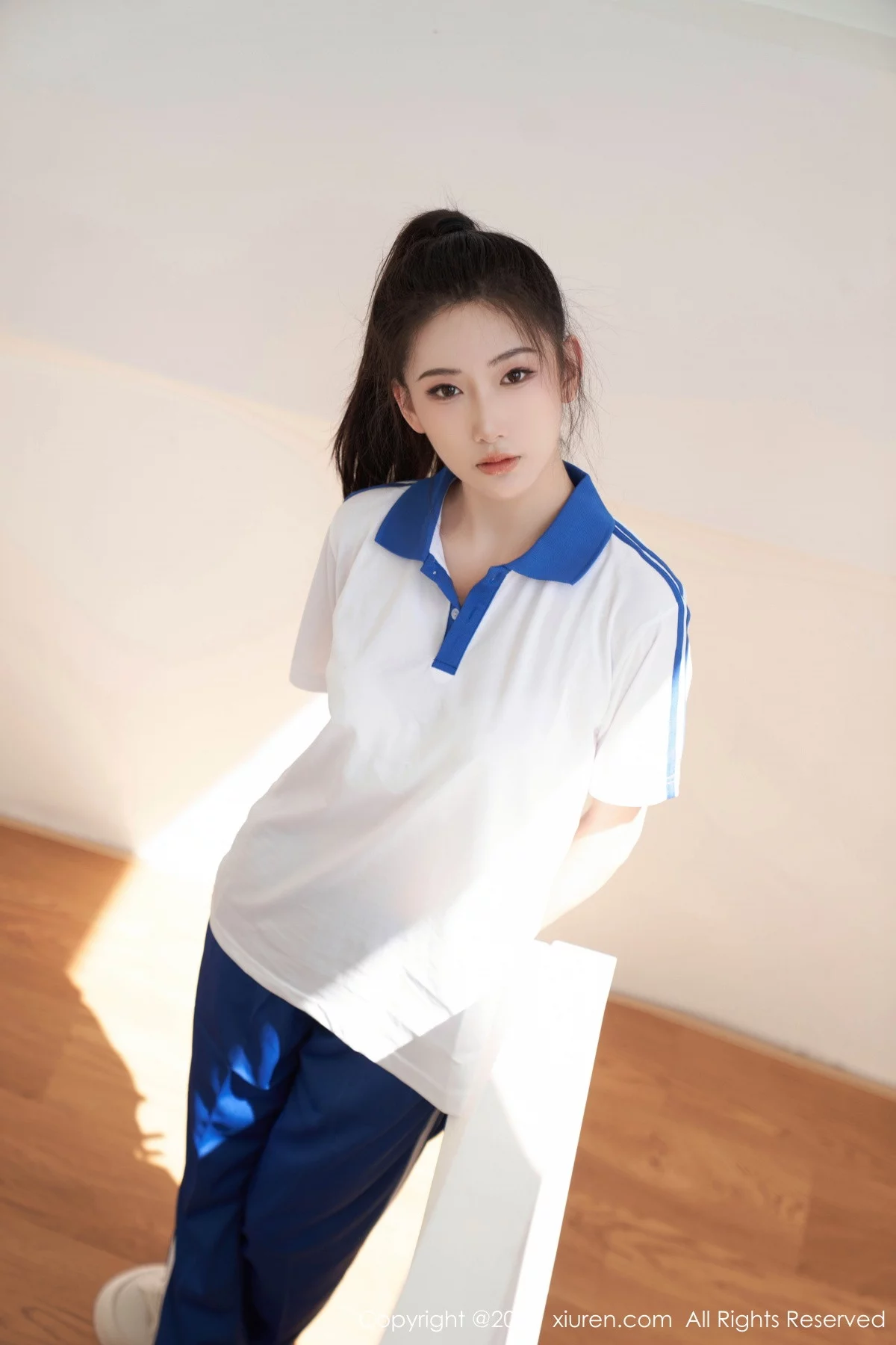 XiuRen第7110期_模特沈青黛脱性感学生制服露白色蕾丝内衣秀完美身材诱惑写真107P