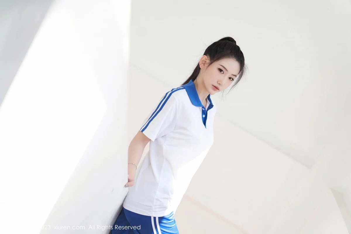 XiuRen第7110期_模特沈青黛脱性感学生制服露白色蕾丝内衣秀完美身材诱惑写真107P