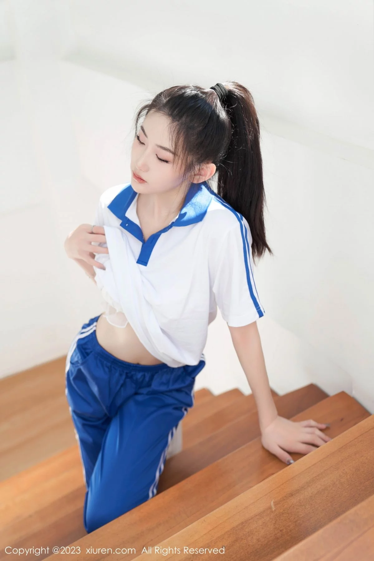XiuRen第7110期_模特沈青黛脱性感学生制服露白色蕾丝内衣秀完美身材诱惑写真107P