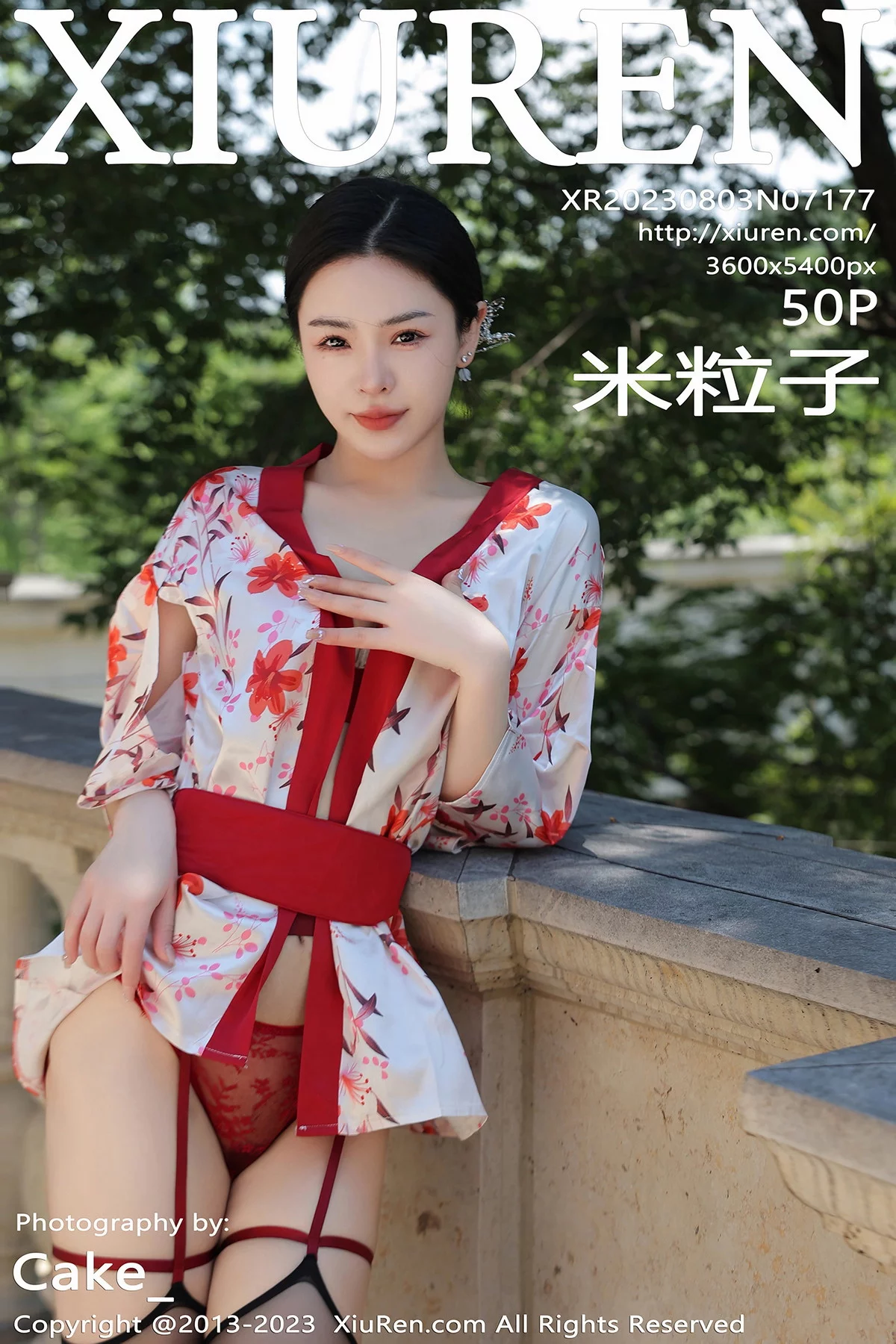 XiuRen第7177期_模特米粒子脱性感和服露红色蕾丝内衣配黑丝吊袜迷人诱惑写真50P