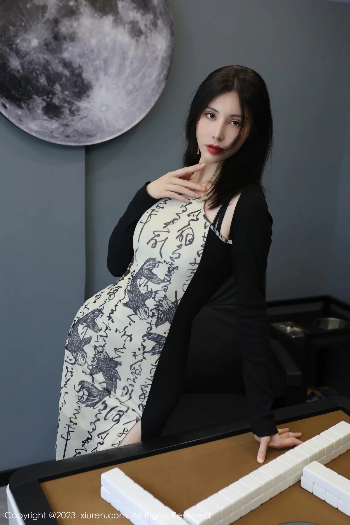 XiuRen第7178期_模特曼柔黑色中国风连衣裙露黑色蕾丝内衣配黑丝吊袜诱惑写真73P