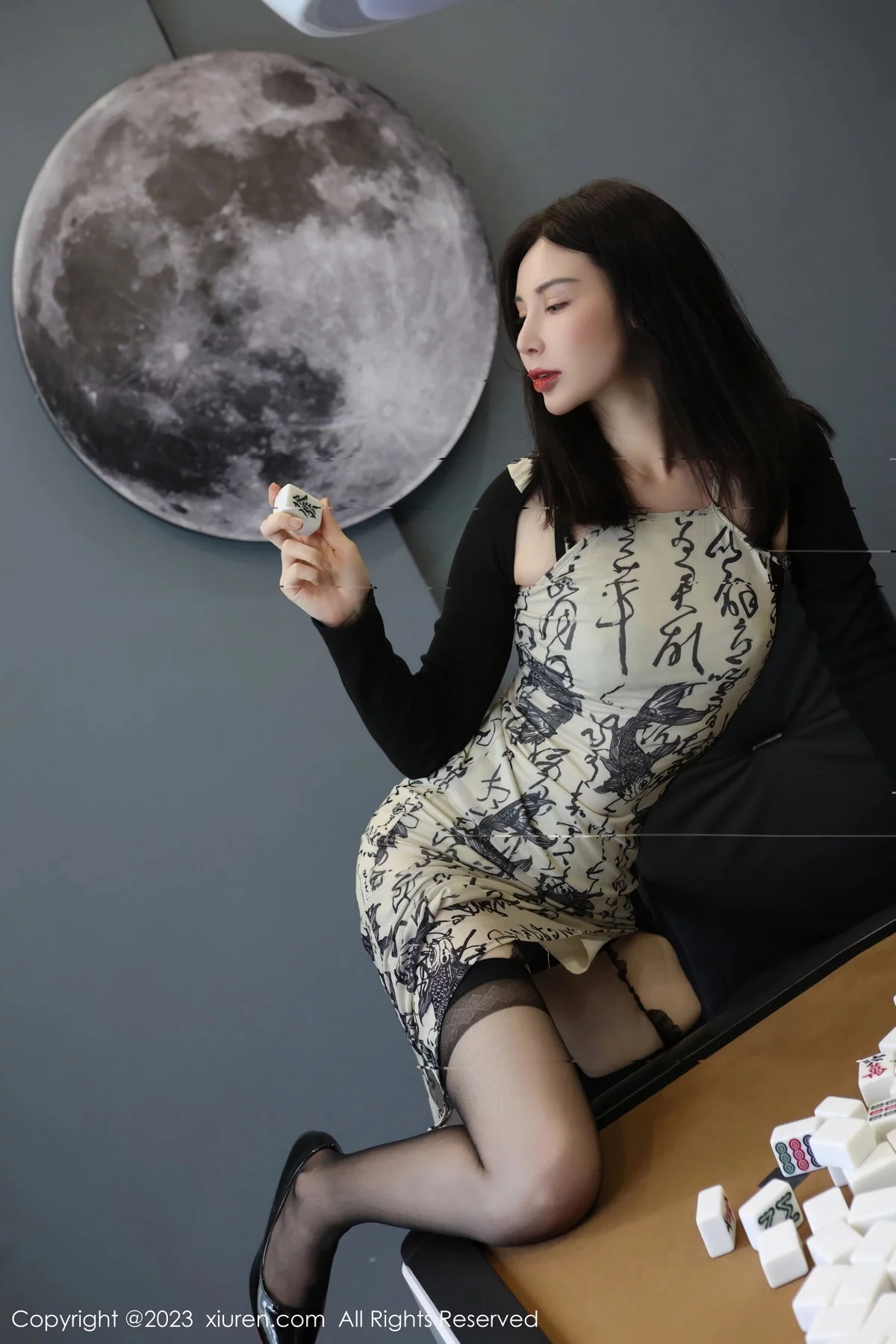 XiuRen第7178期_模特曼柔黑色中国风连衣裙露黑色蕾丝内衣配黑丝吊袜诱惑写真73P