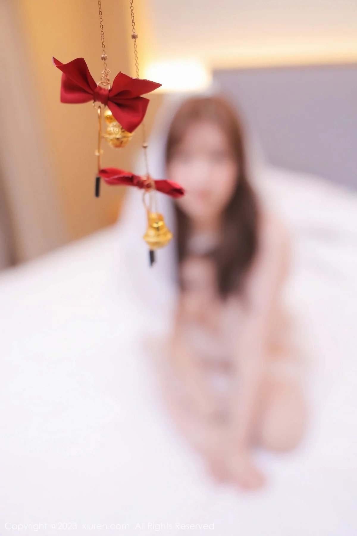 XiuRen第7180期_模特江真真性感白色情趣婚纱服饰配白丝袜秀惹火身材诱惑写真78P