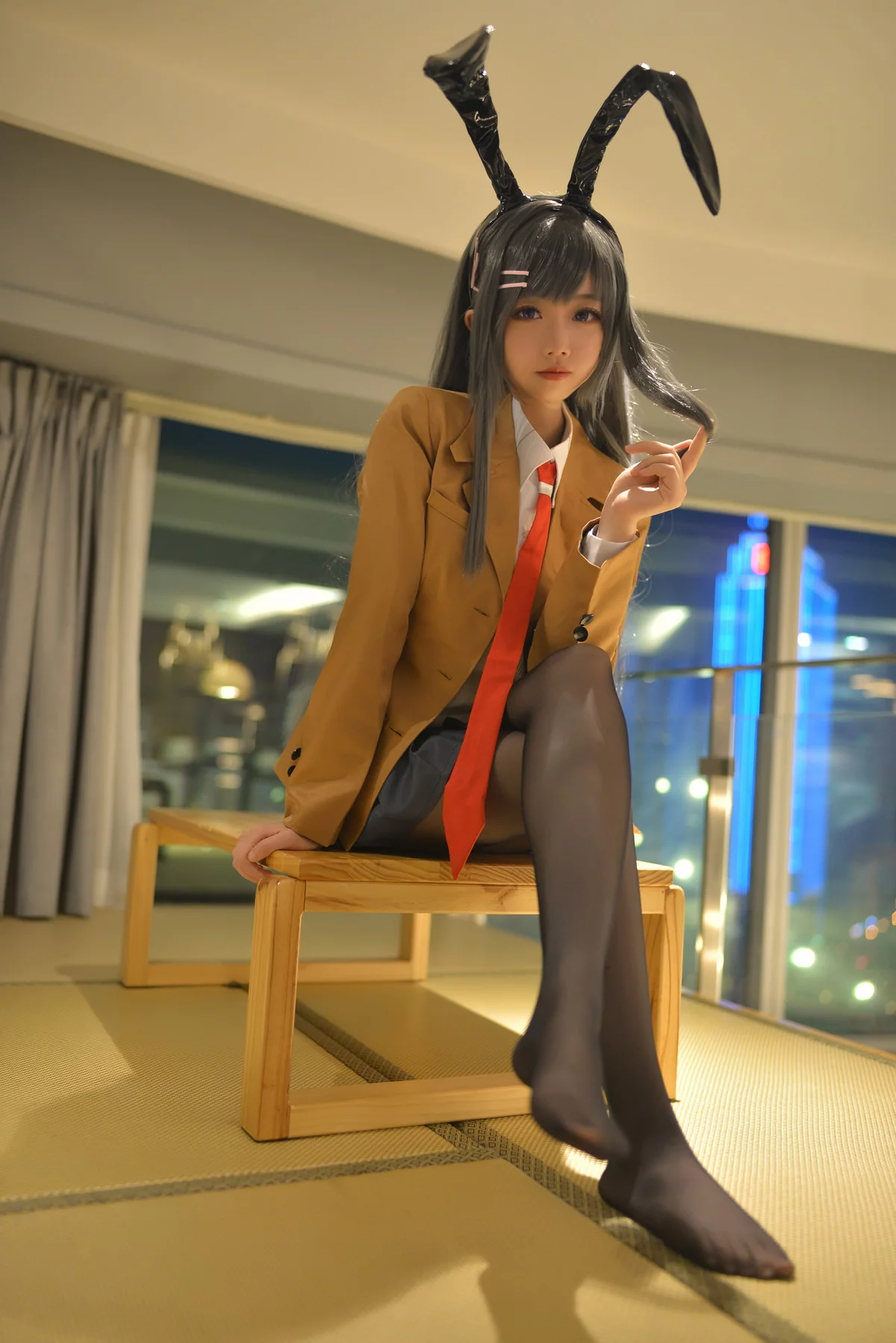 Coser小姐姐雪琪SAMA麻衣制服兔女郎主题性感百褶裙下超薄黑丝秀美腿诱惑写真58P