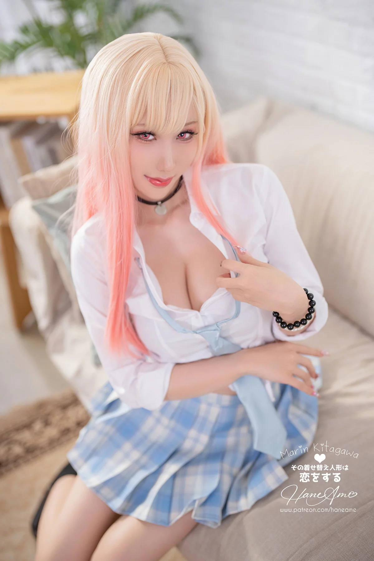 Coser美女雨波_HaneAme-JK主题性感白T配蓝白格子裙半撩秀翘臀美腿诱惑写真30P