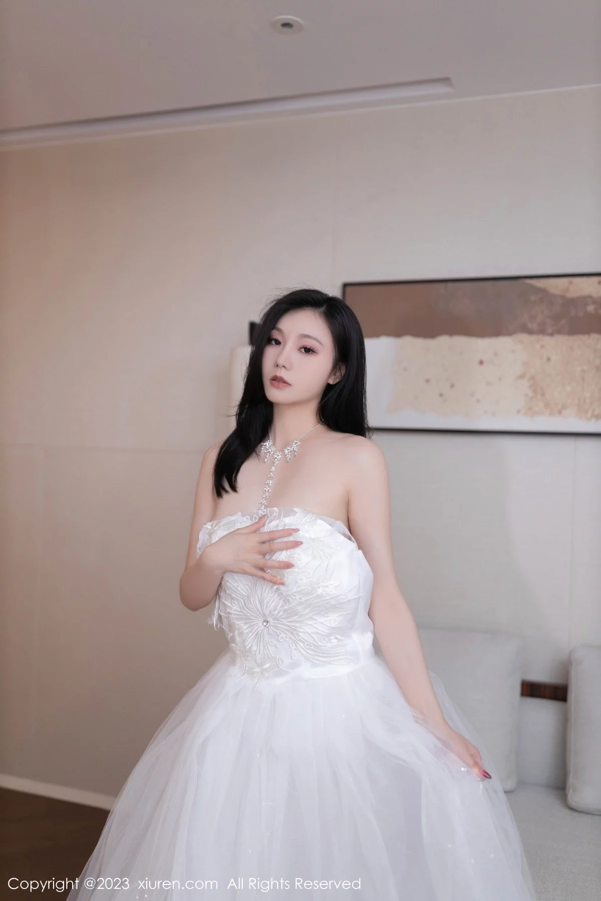 XiuRen第7201期_模特安然anran私房脱性感白色婚纱长裙秀惹火身材撩人诱惑写真79P