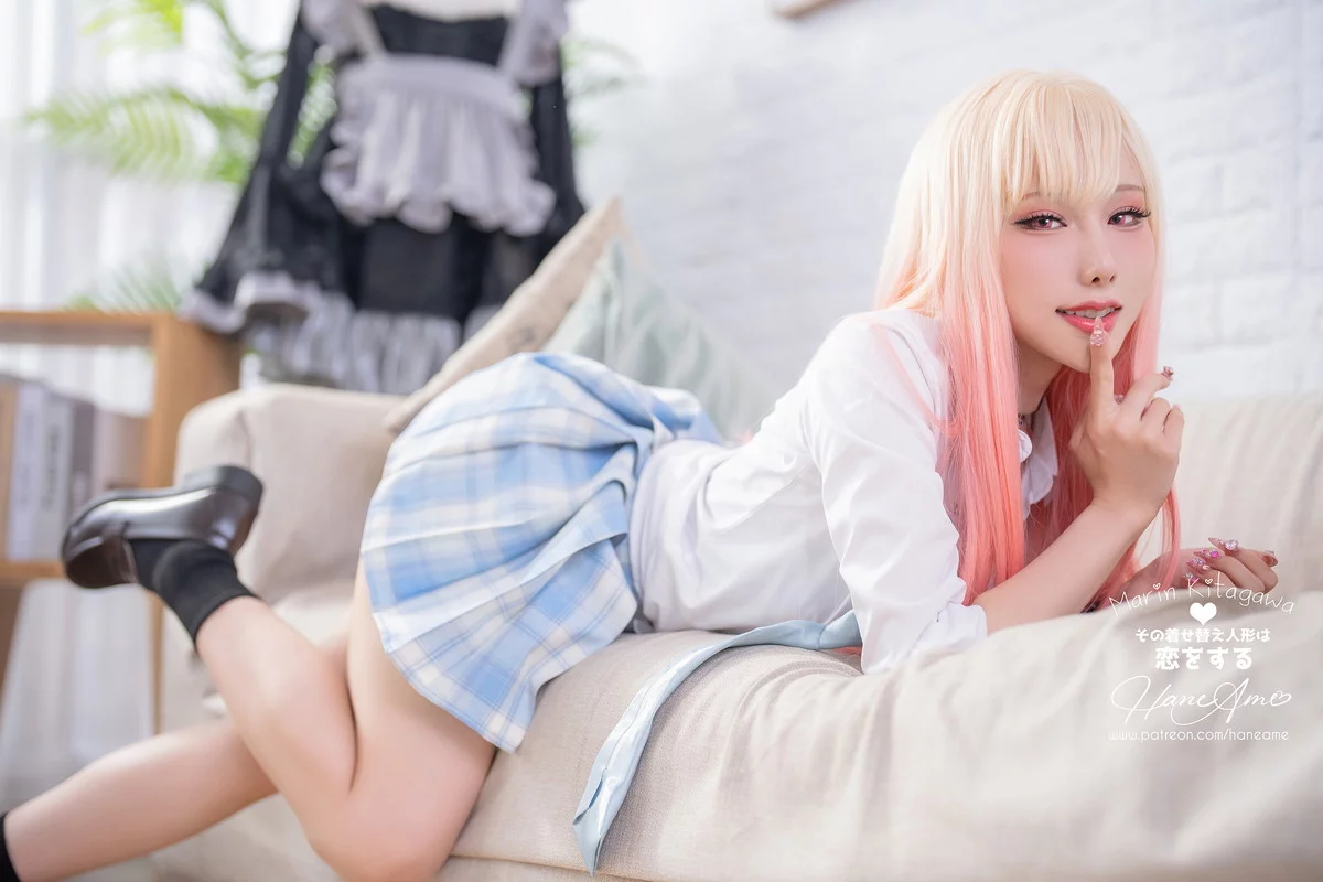 Coser美女雨波_HaneAme-JK主题性感白T配蓝白格子裙半撩秀翘臀美腿诱惑写真30P