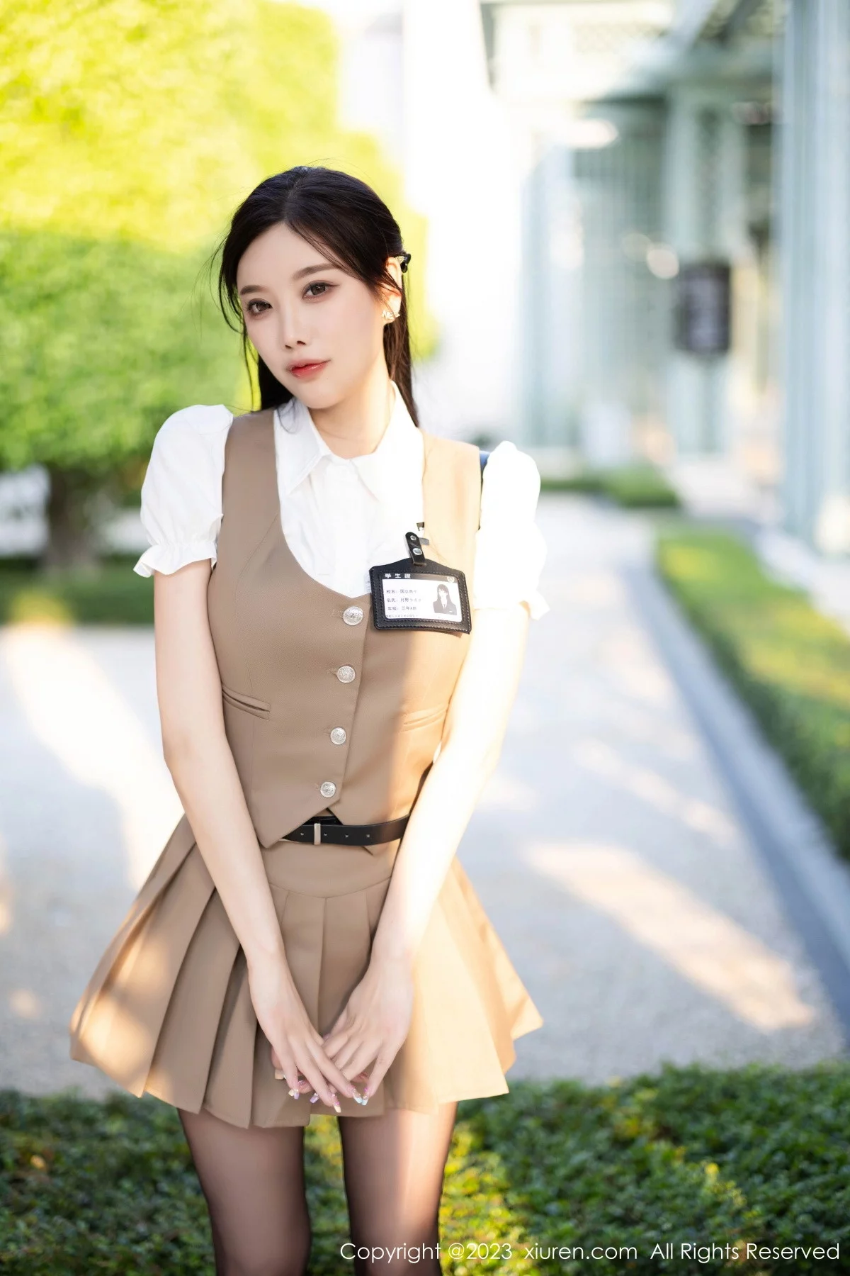 XiuRen第7202期_女神杨晨晨Yome杏色短裙套装露粉色内衣配超薄黑丝诱惑写真90P