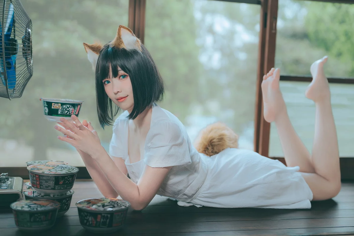 Coser妹子Ely_eee-7月合集主题性感白洋裝狐少女+日系浴衣秀曼妙身姿诱惑写真139P