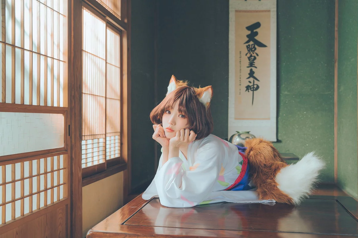 Coser妹子Ely_eee-7月合集主题性感白洋裝狐少女+日系浴衣秀曼妙身姿诱惑写真139P