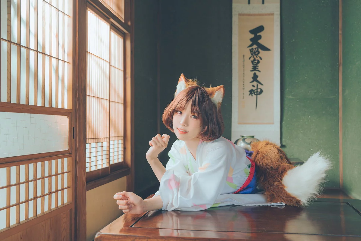 Coser妹子Ely_eee-7月合集主题性感白洋裝狐少女+日系浴衣秀曼妙身姿诱惑写真139P