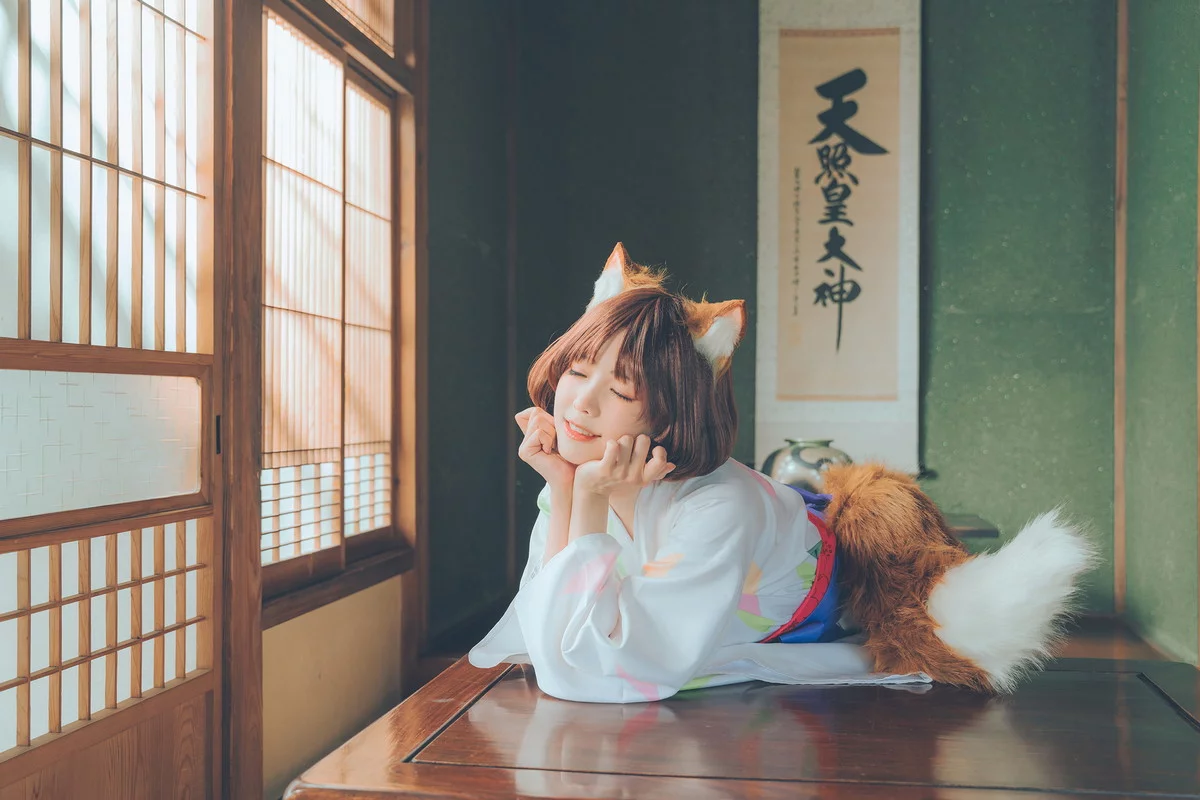 Coser妹子Ely_eee-7月合集主题性感白洋裝狐少女+日系浴衣秀曼妙身姿诱惑写真139P