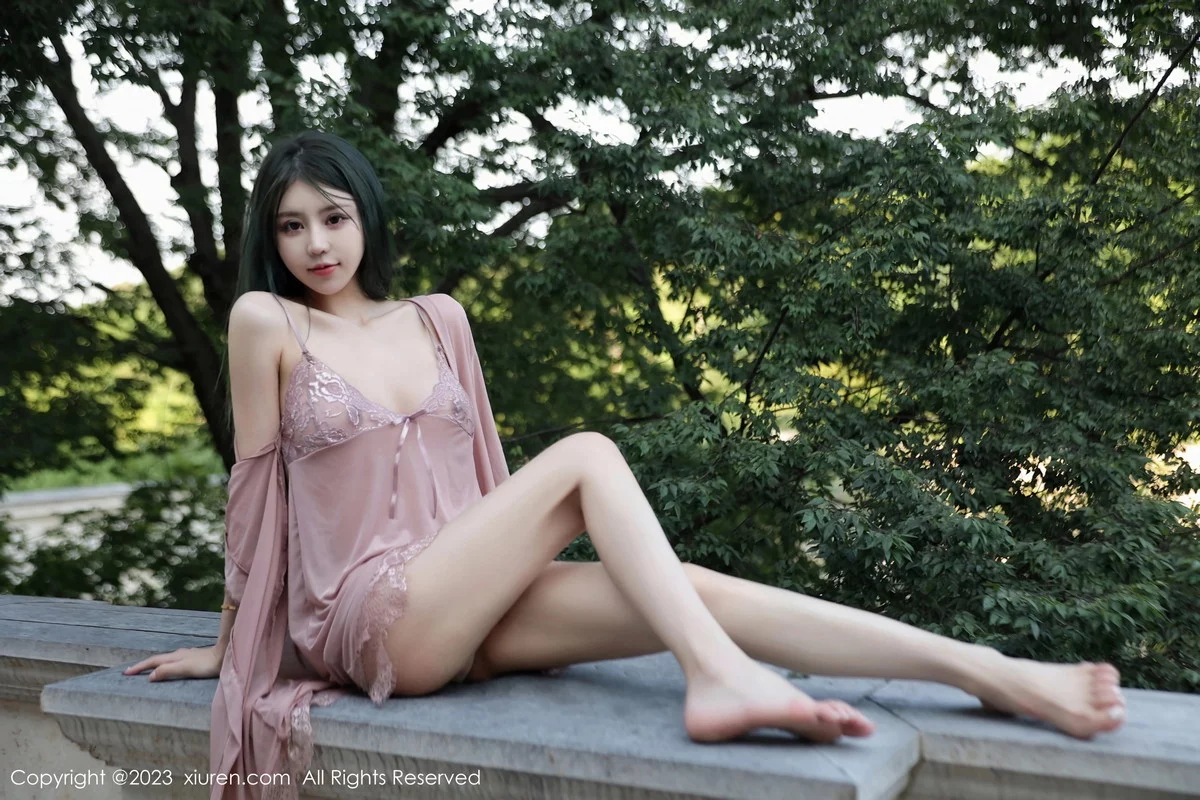 XiuRen第7114期_模特tina_甜仔浴缸场景咖啡色蕾丝睡裙湿身秀凹凸身材诱惑写真64P