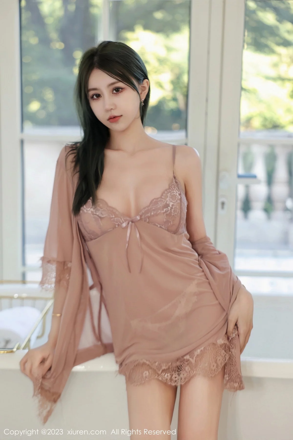 XiuRen第7114期_模特tina_甜仔浴缸场景咖啡色蕾丝睡裙湿身秀凹凸身材诱惑写真64P