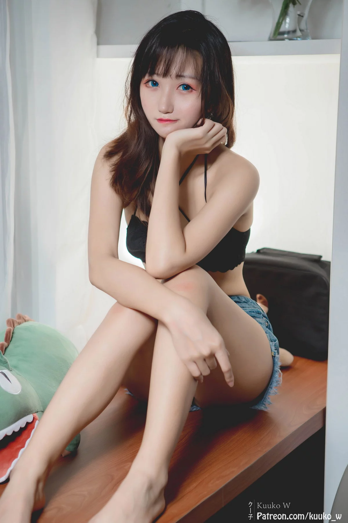 越南妹子KuukoW-Casual Kuuko主题性感白T配牛仔短裤露黑色内衣完美诱惑写真37P