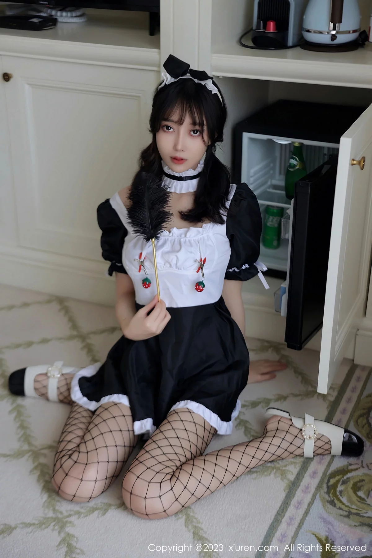 XiuRen第7217期_模特玥儿玥er黑白色女仆服露性感薄透内衣秀完美身材诱惑写真75P