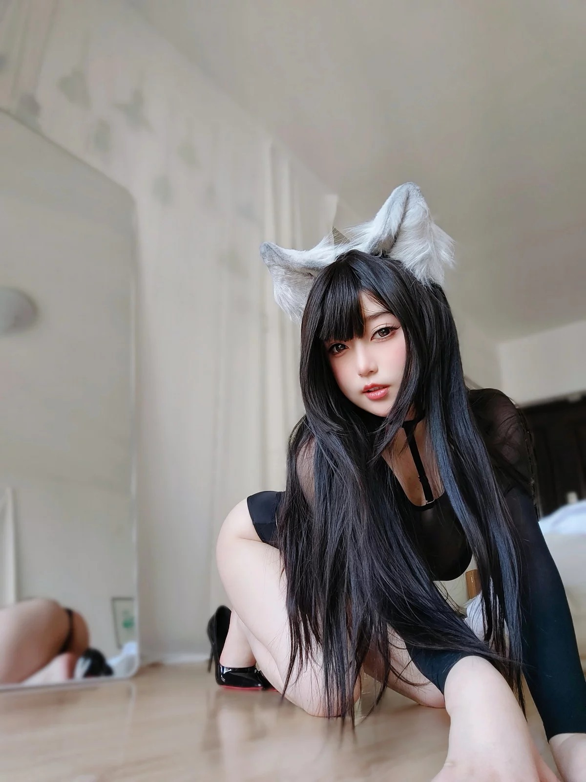 Coser妹子女主K性感的黑猫主题私房性感黑色薄透连体衣秀豪乳翘臀诱惑写真80P