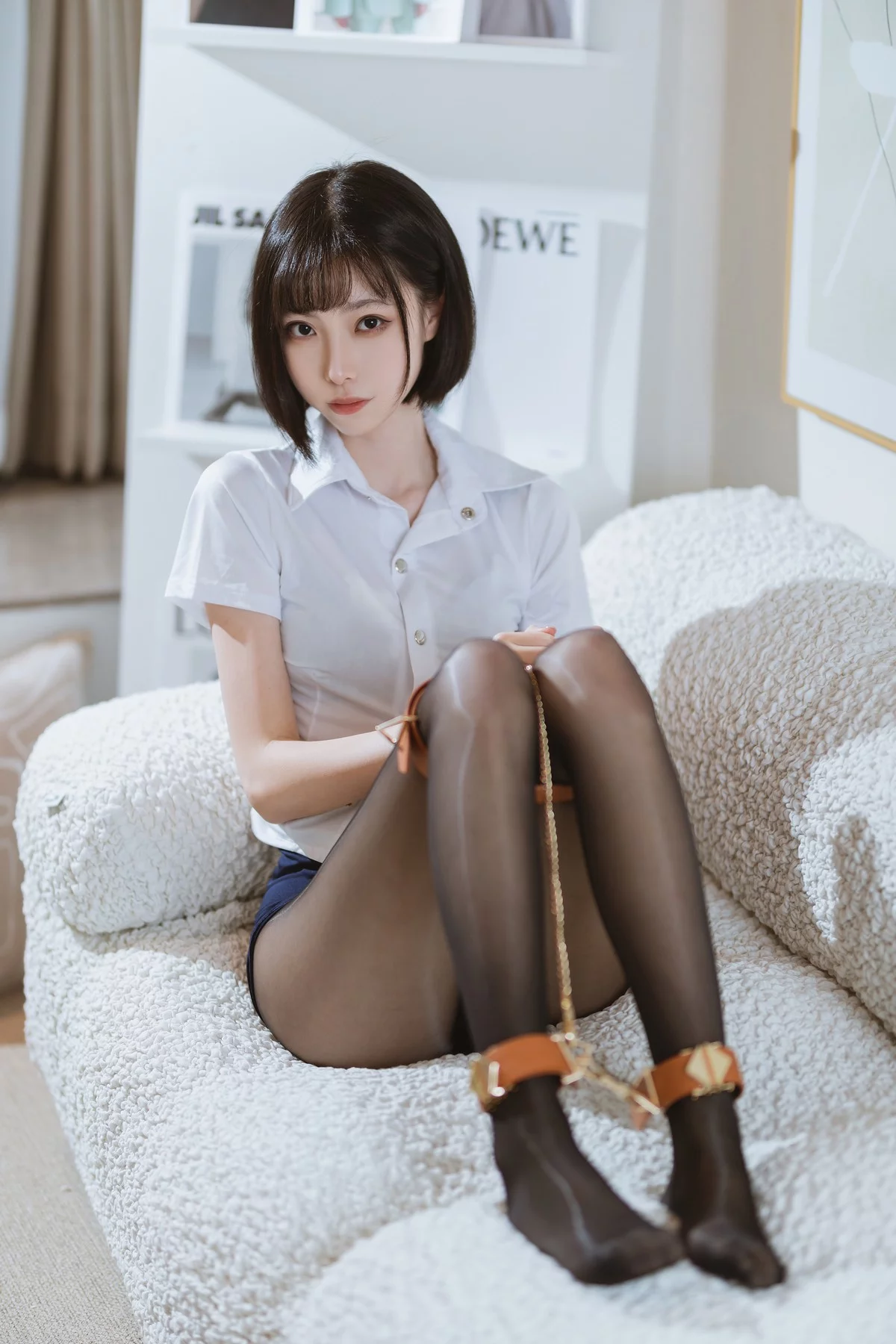 网络美女许岚LAN束缚黑丝主题性感白T配黑短裙露超薄黑丝情趣捆绑诱惑写真61P