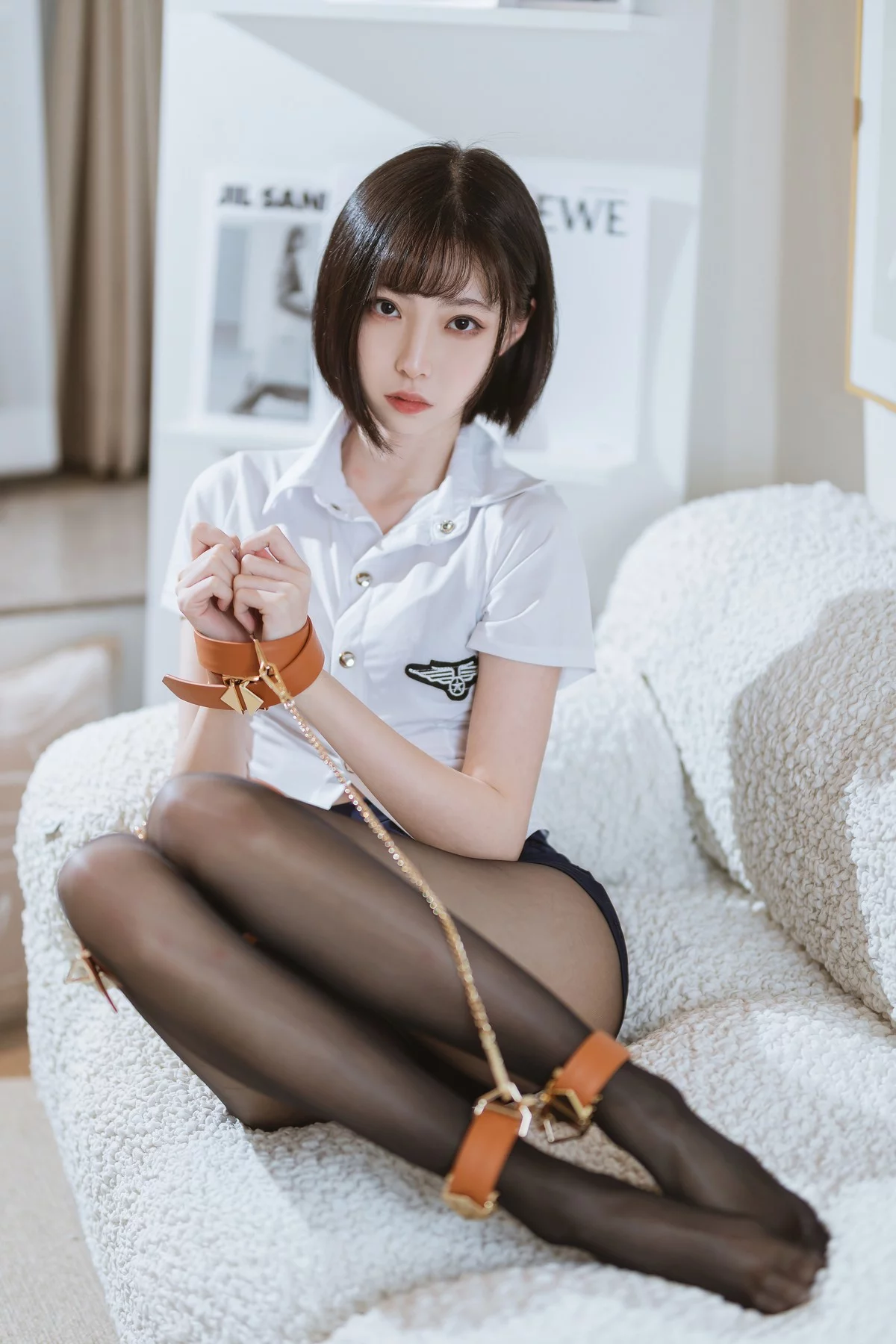 网络美女许岚LAN束缚黑丝主题性感白T配黑短裙露超薄黑丝情趣捆绑诱惑写真61P
