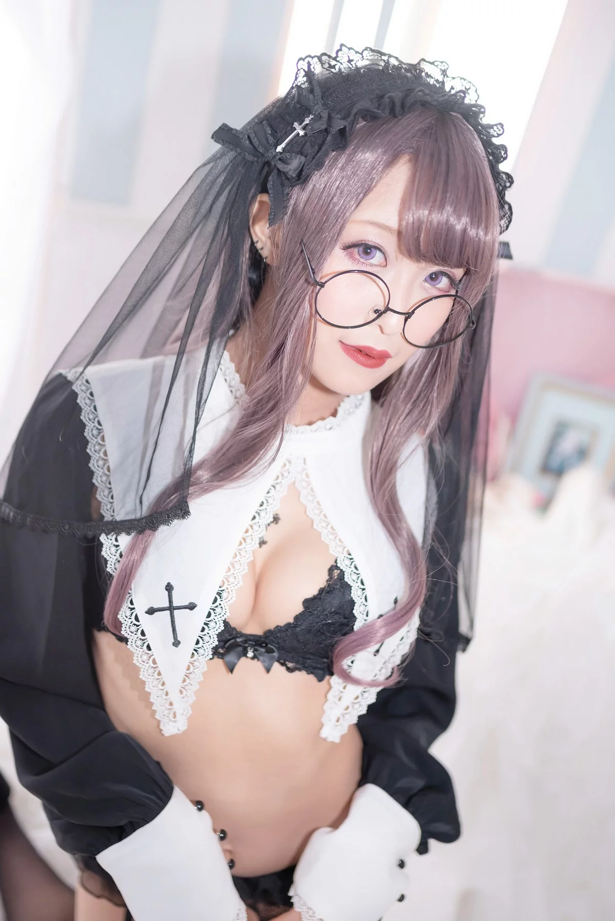 Coser美女月城委員会黑暗修女主题性感黑色蕾丝内衣配黑丝吊袜秀翘臀诱惑写真250P