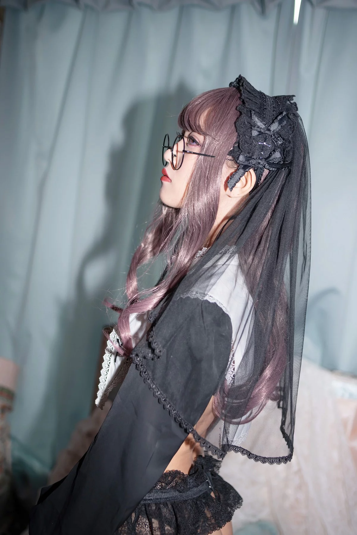 Coser美女月城委員会黑暗修女主题性感黑色蕾丝内衣配黑丝吊袜秀翘臀诱惑写真250P