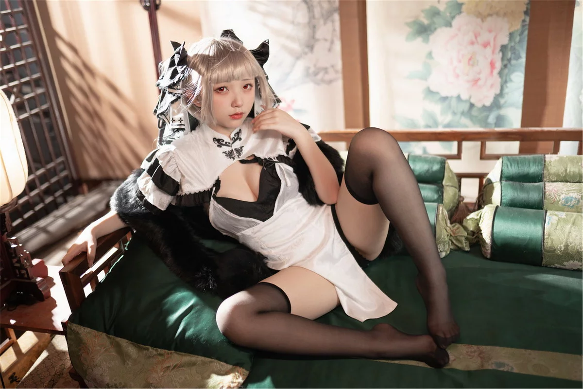 网络美女花铃可畏旗袍主题性感黑白高开旗袍配黑丝袜秀翘臀美腿迷人诱惑写真83P